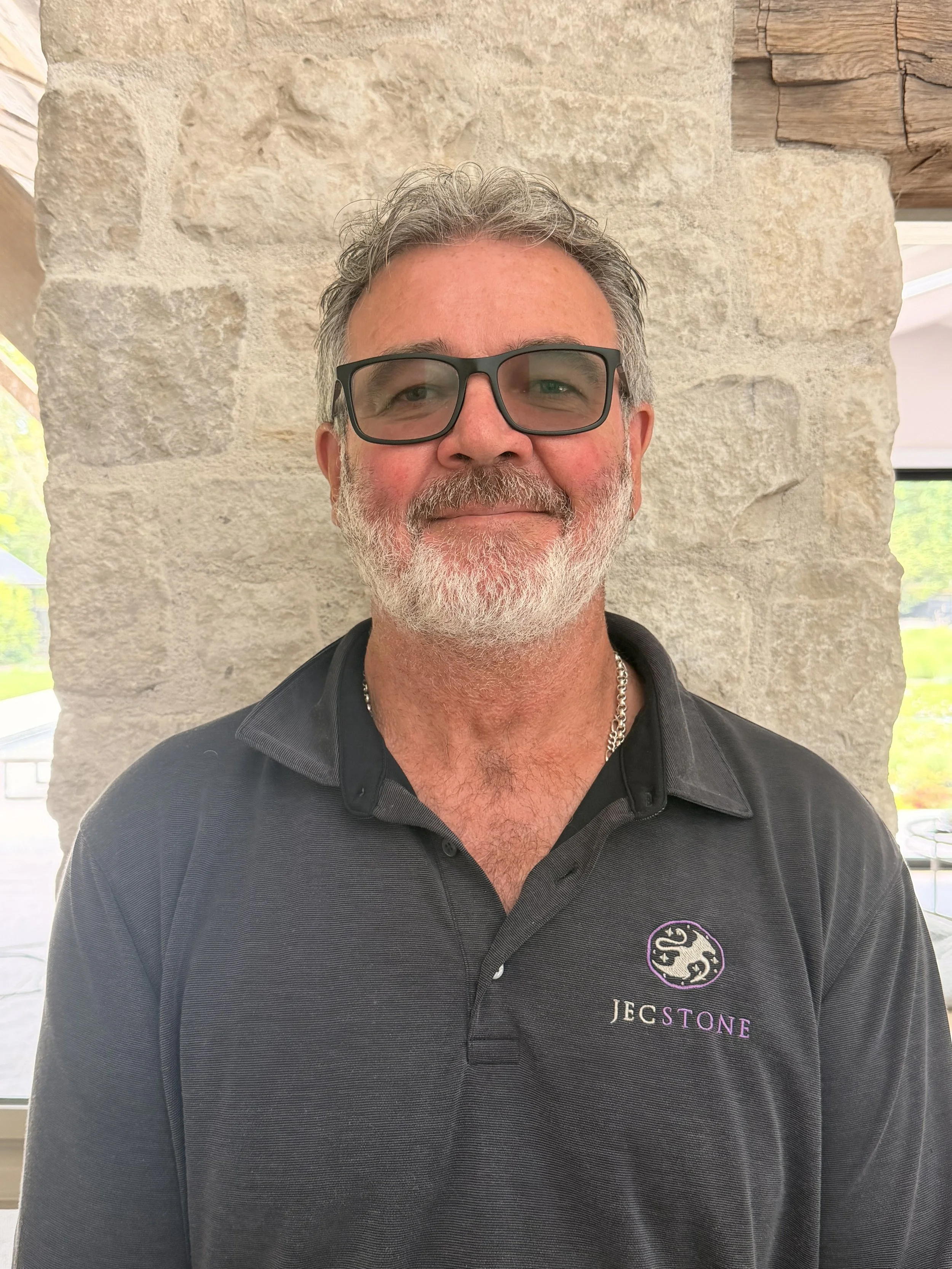 General Contractor who specializes in outdoor living spaces, luxury home renovation, custom kitchens, custom bathrooms, luxury stone work, outdoor living spaces and custom pools.