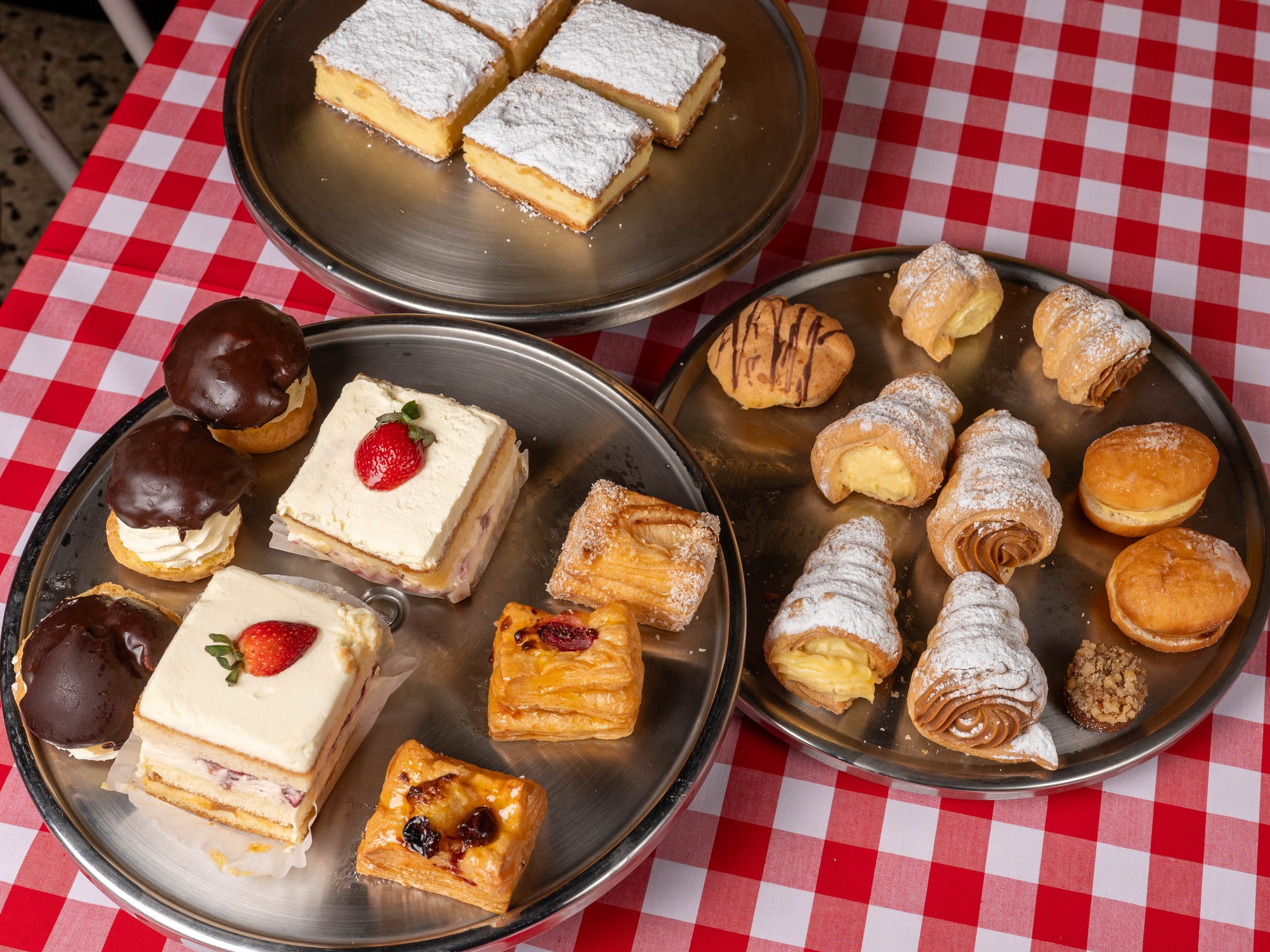 Charlies's pizza_deserts.jpg
