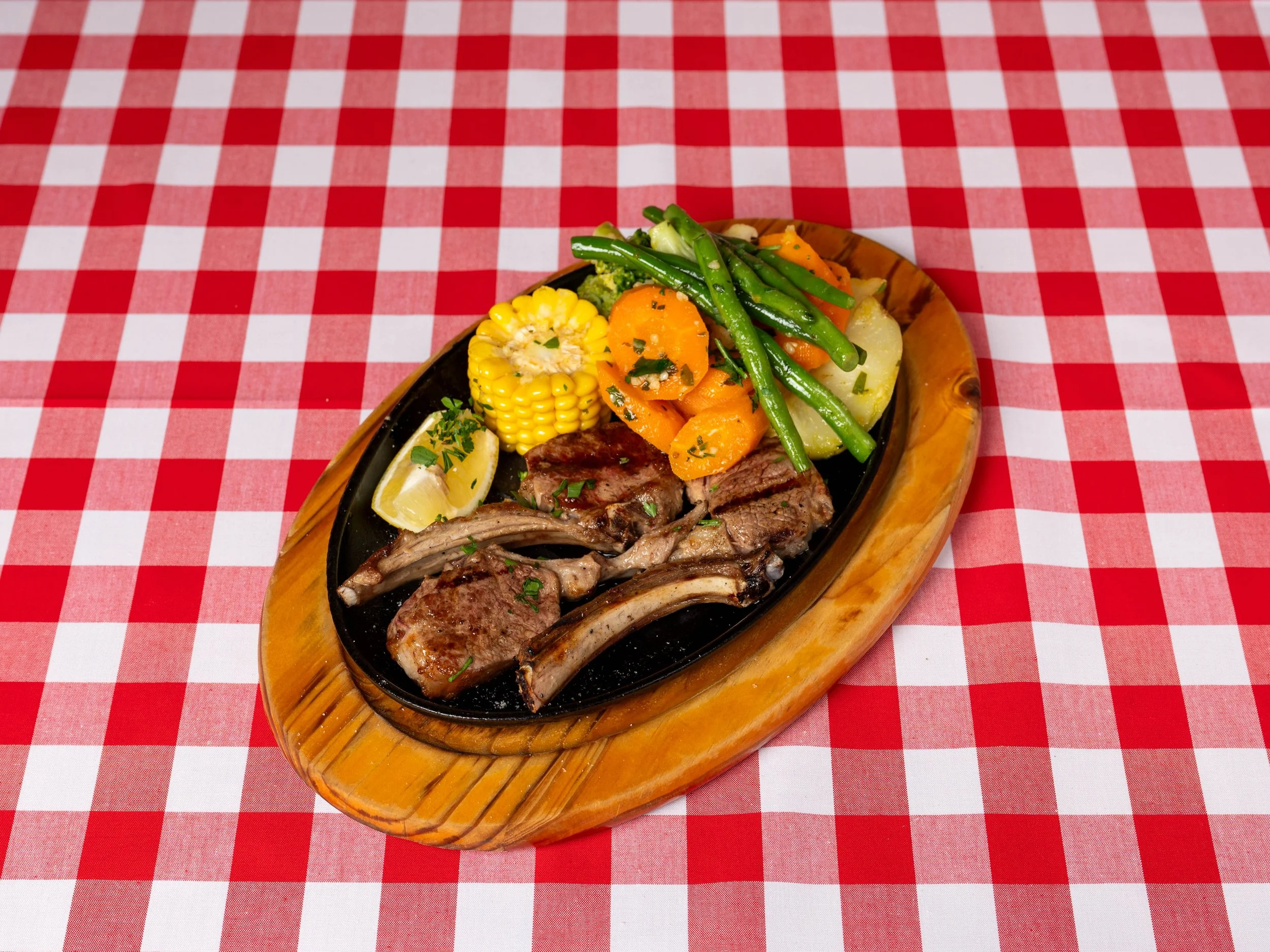 Charlies's pizza_grilled lamb.jpg