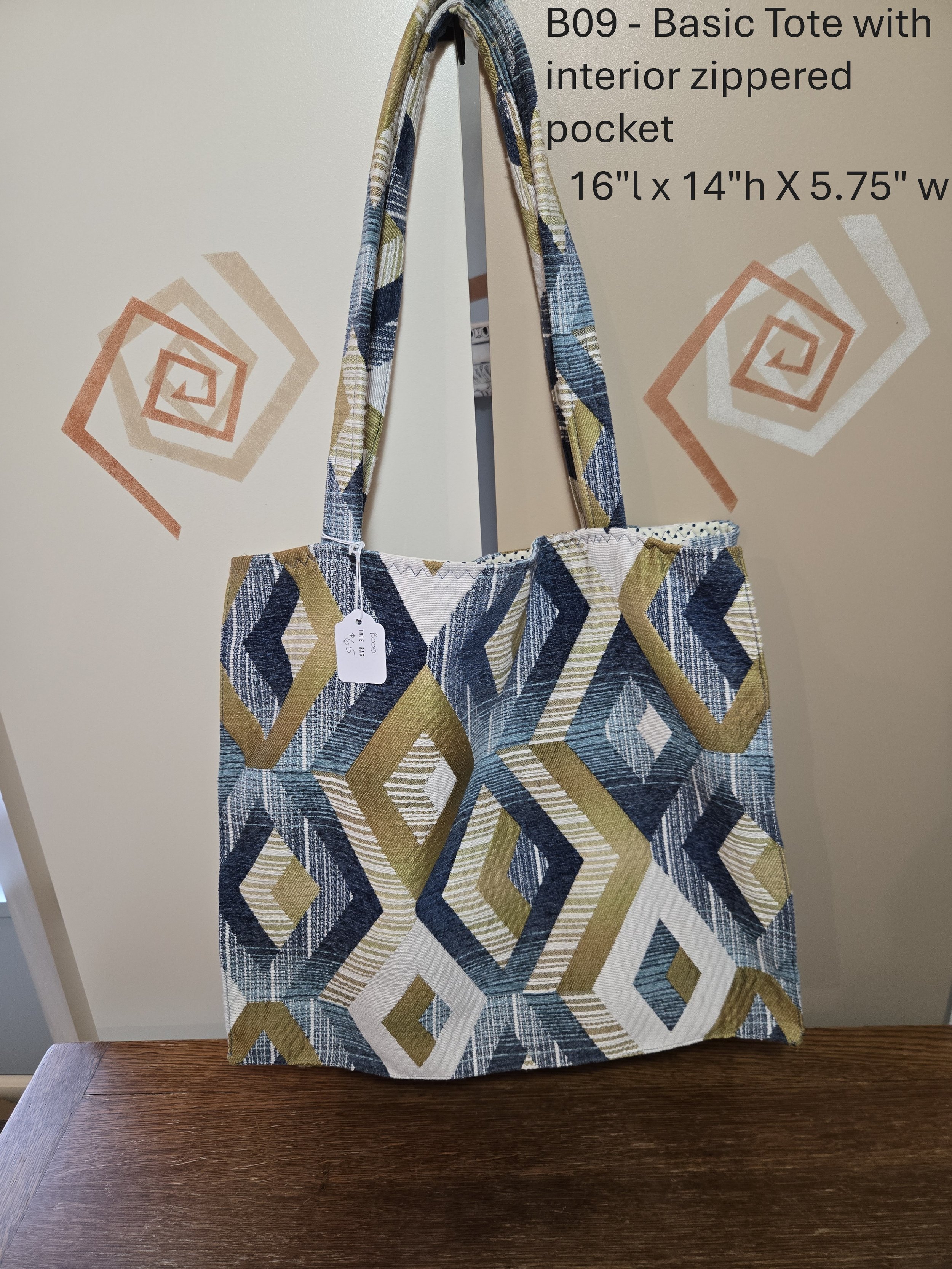 Chic Geometric Tote Bag with Zippered Pocket