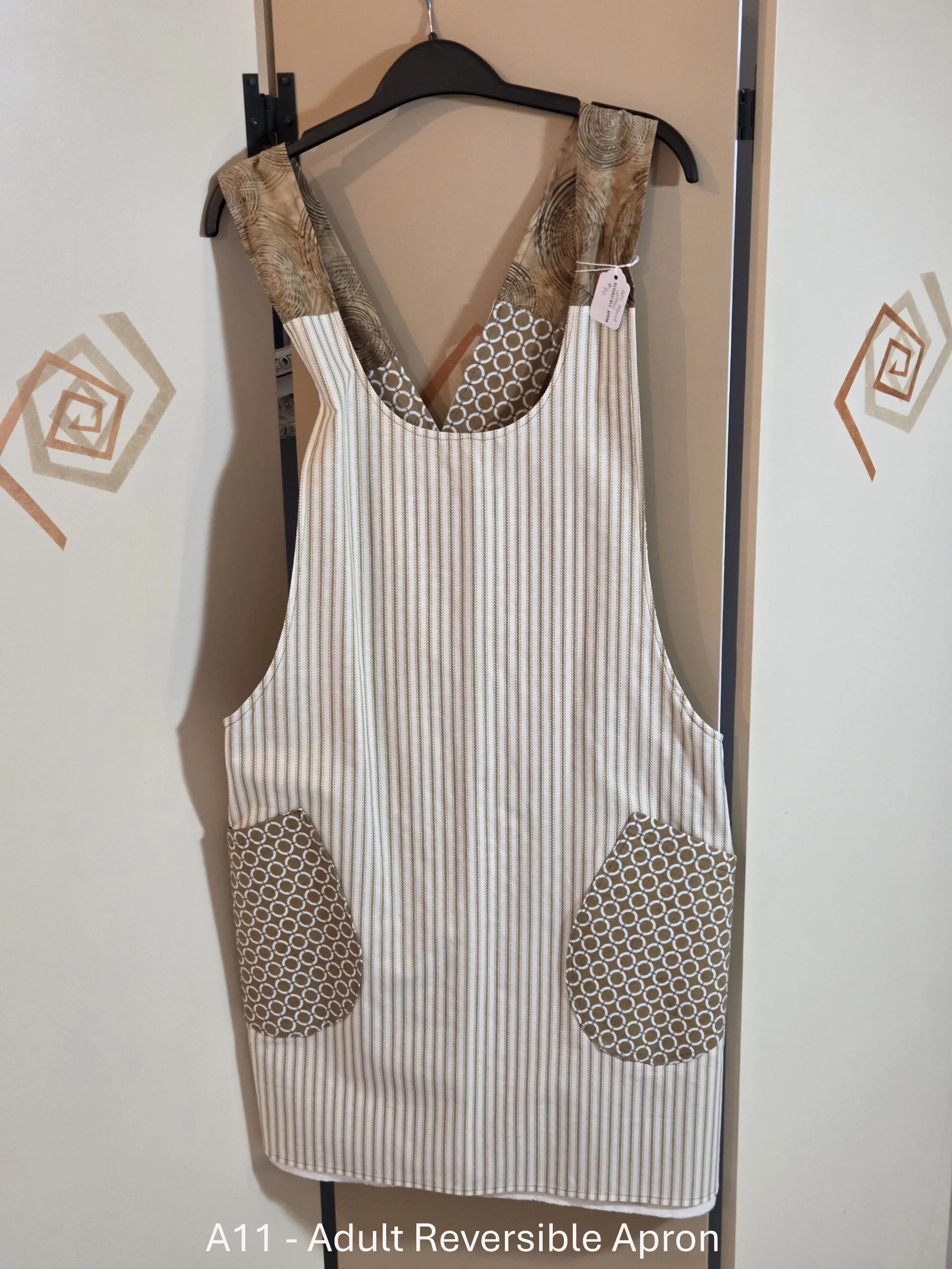 Chic Reversible Kitchen Apron