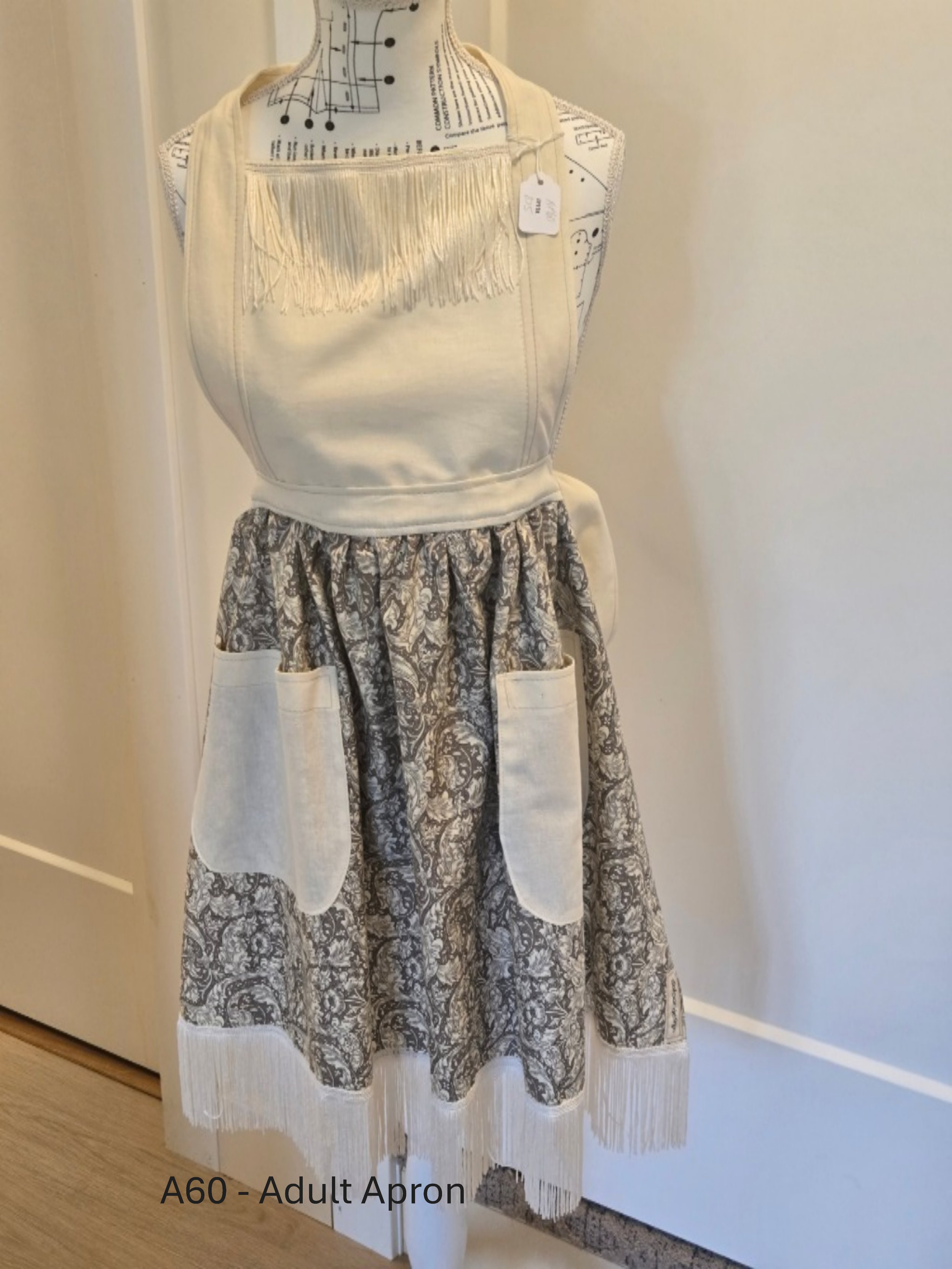 Vintage Elegance Kitchen Apron