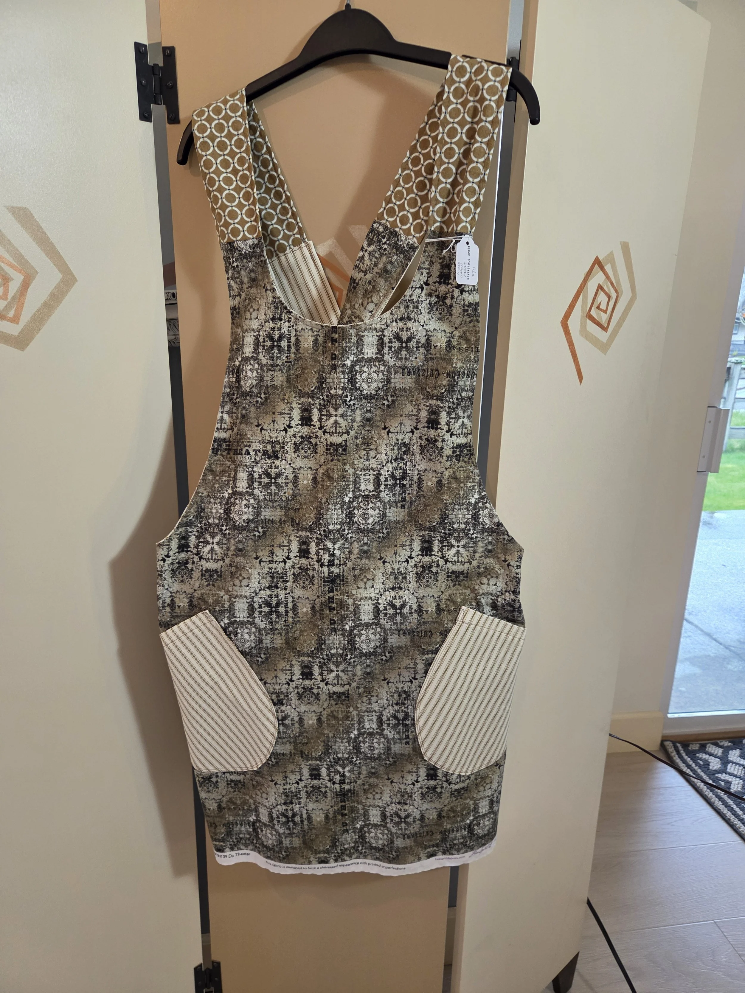 Elegant Reversible Kitchen Apron