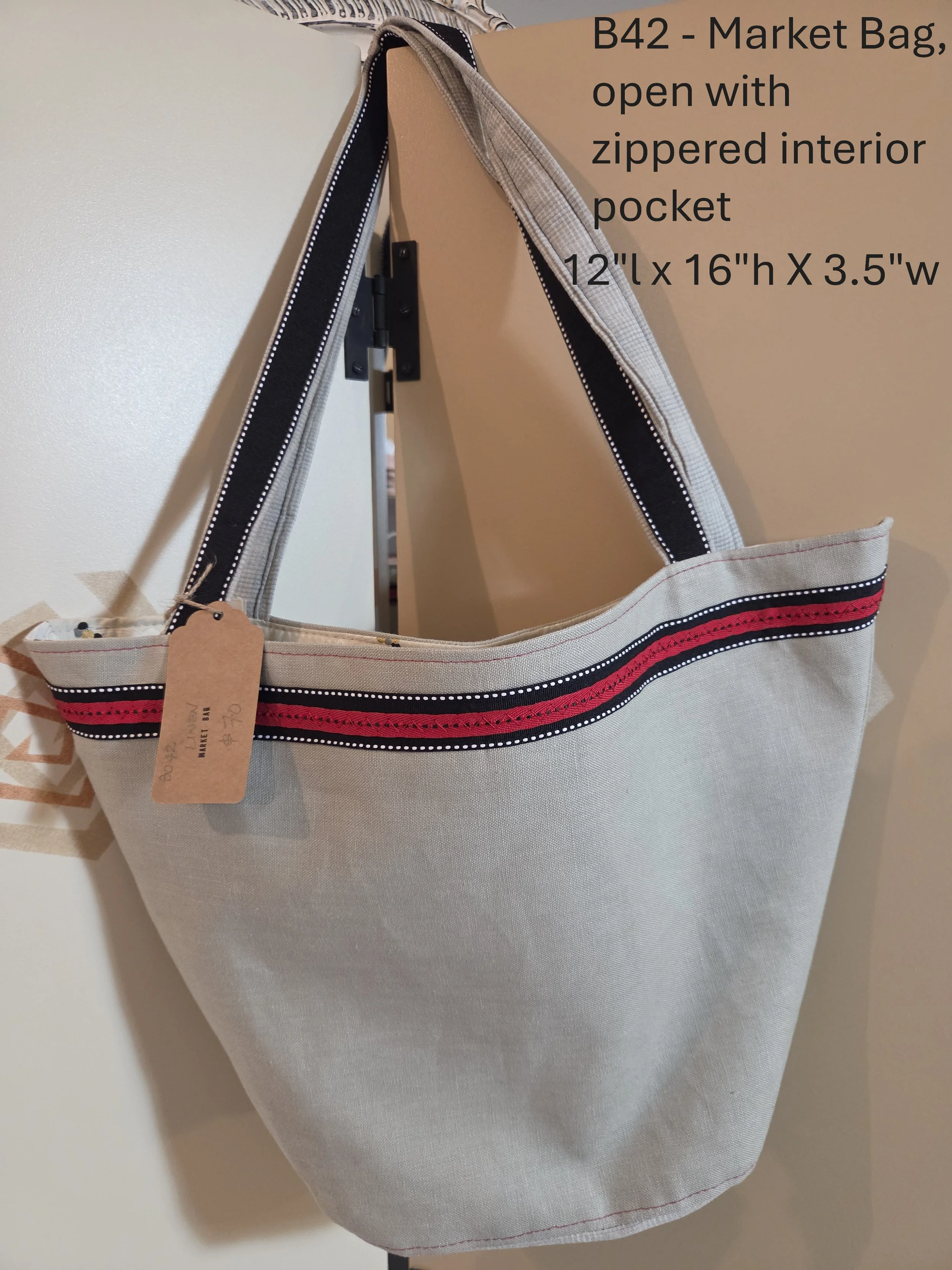 Stylish Market Bag with Zippered Pocket