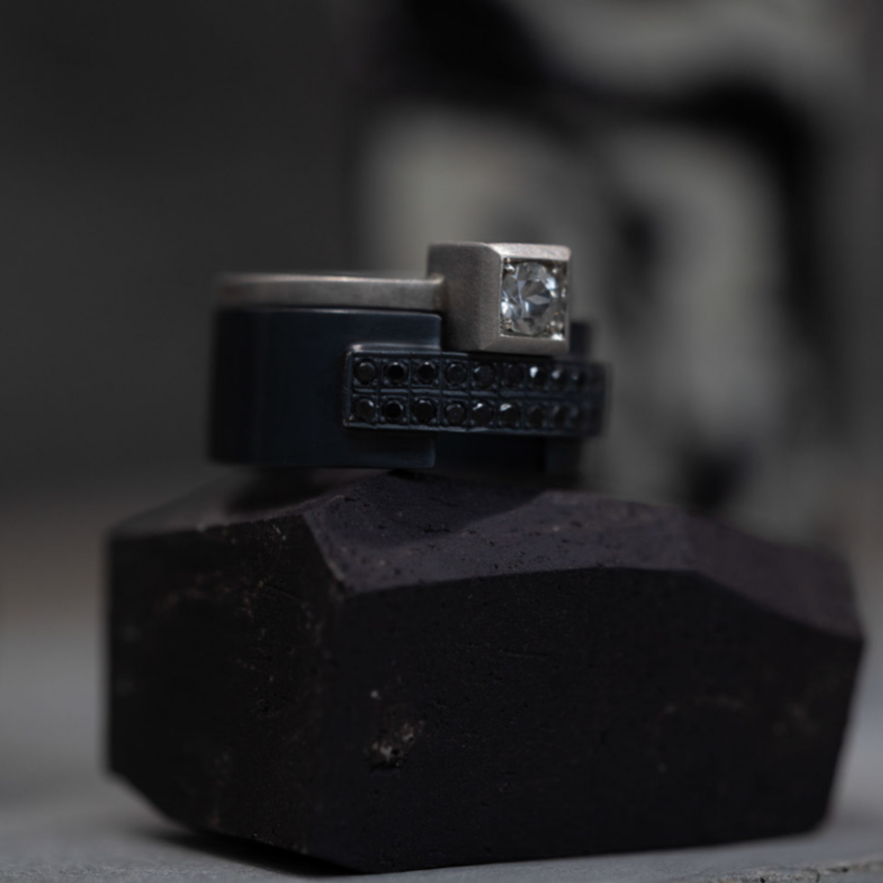 Cube+White+Sapphire+Ring+%26+Bridge+Black+Diamond+Ring.png