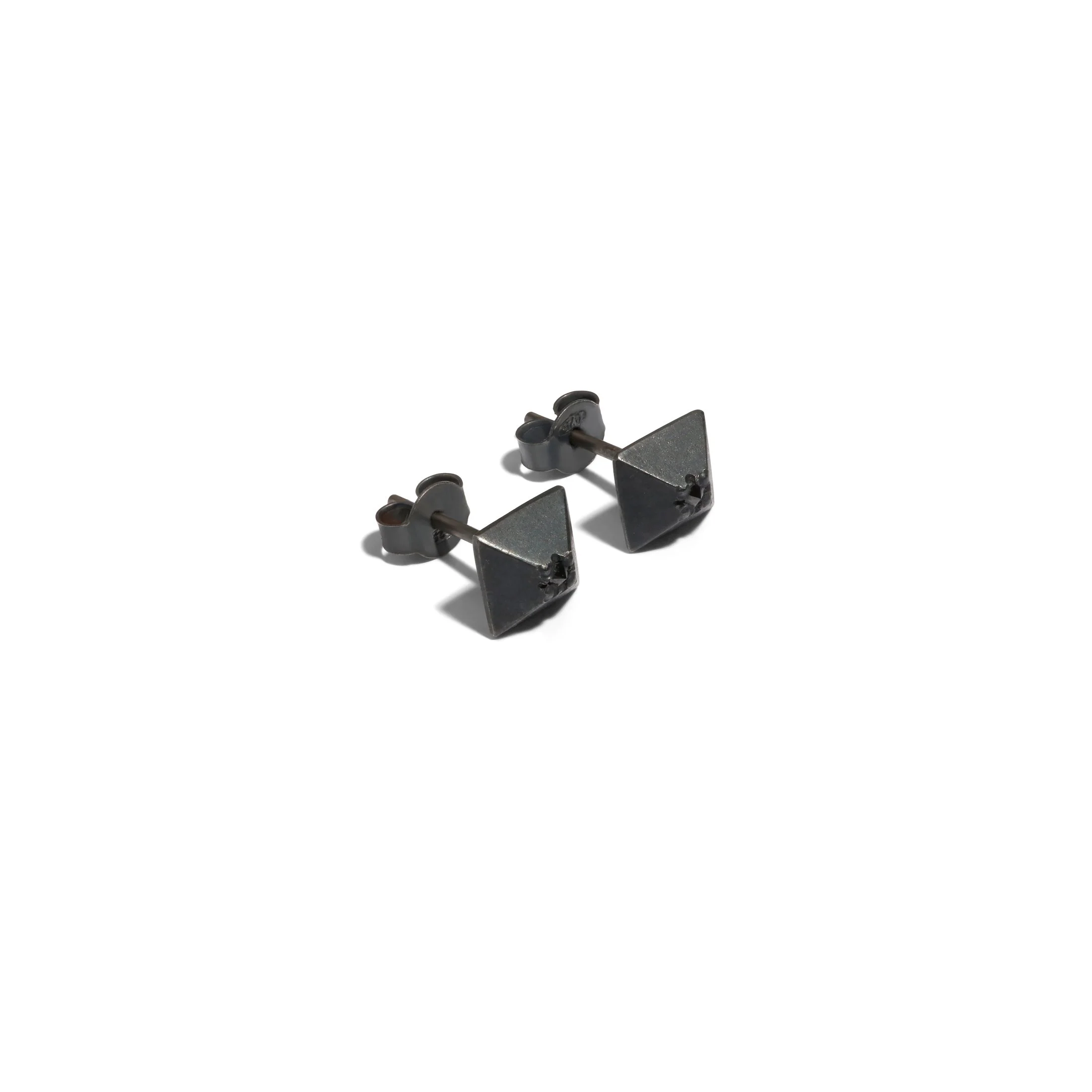 PYRAMID BLACK DIAMOND STUD EARRINGS