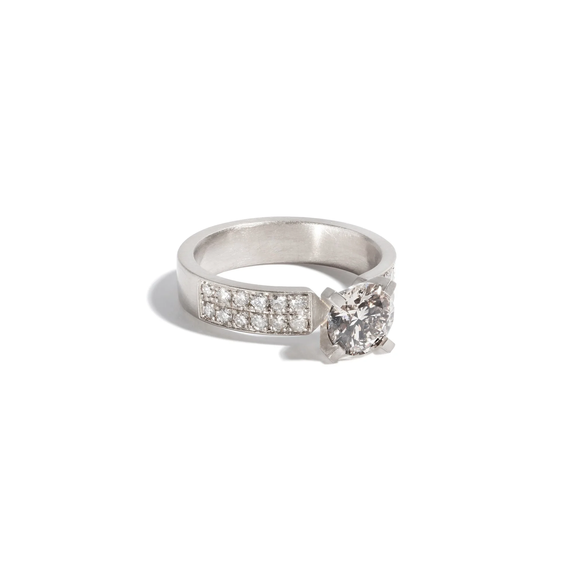 LES FLEURS CHAMPAGNE DIAMOND RING WHITE GOLD