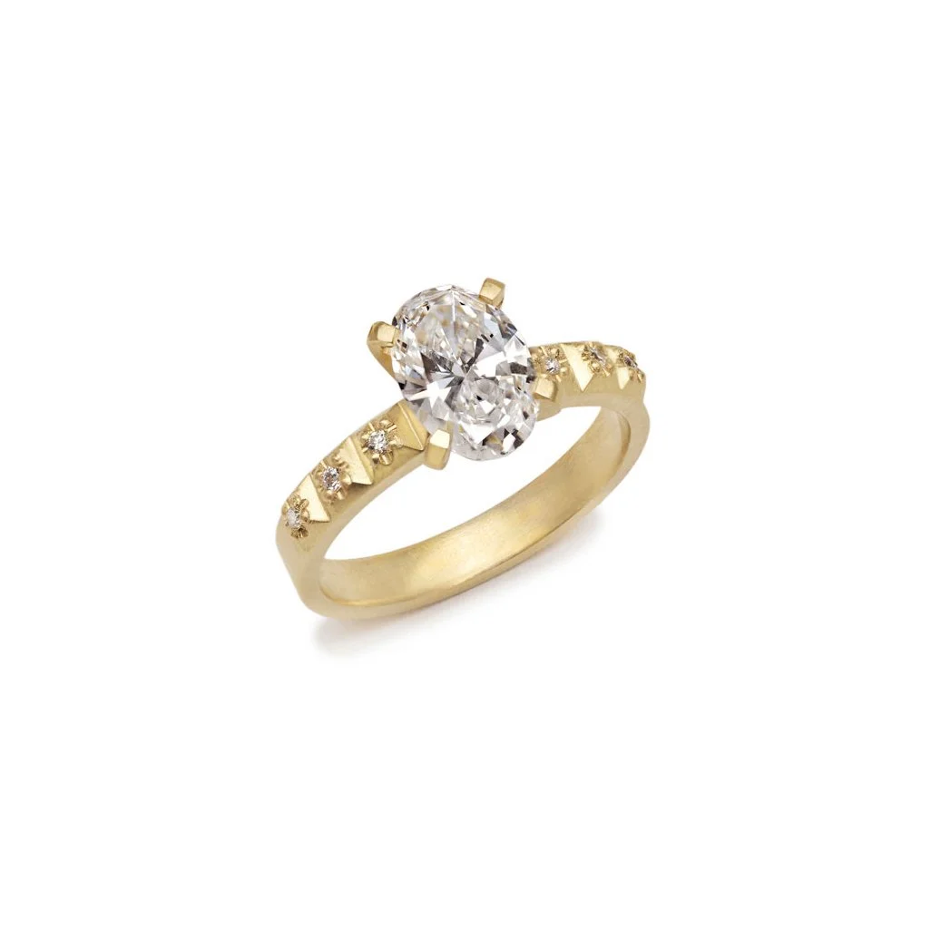 NOVEM OVAL DIAMOND RING
