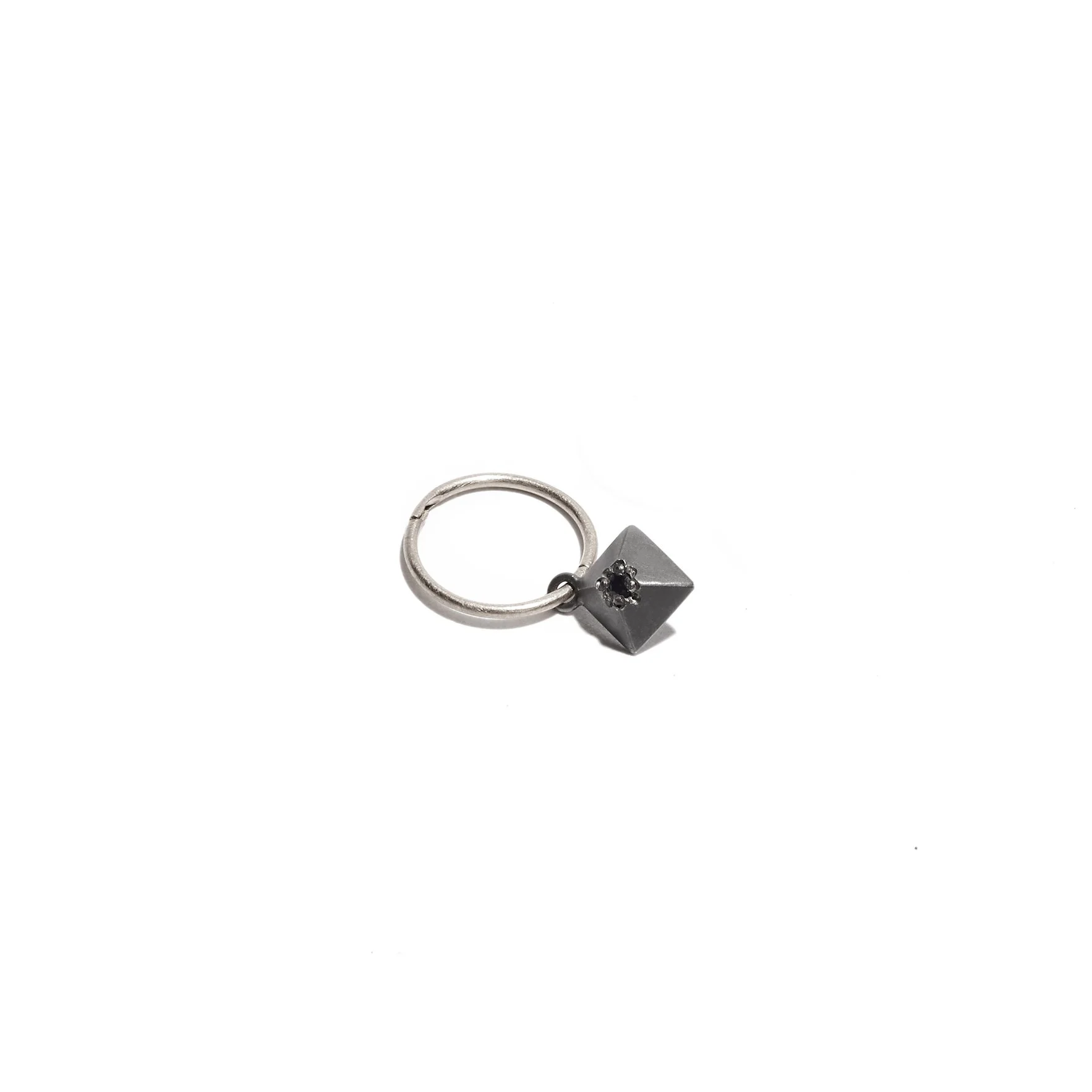 SINGLE PYRAMID BLACK DIAMOND CHARM EARRING