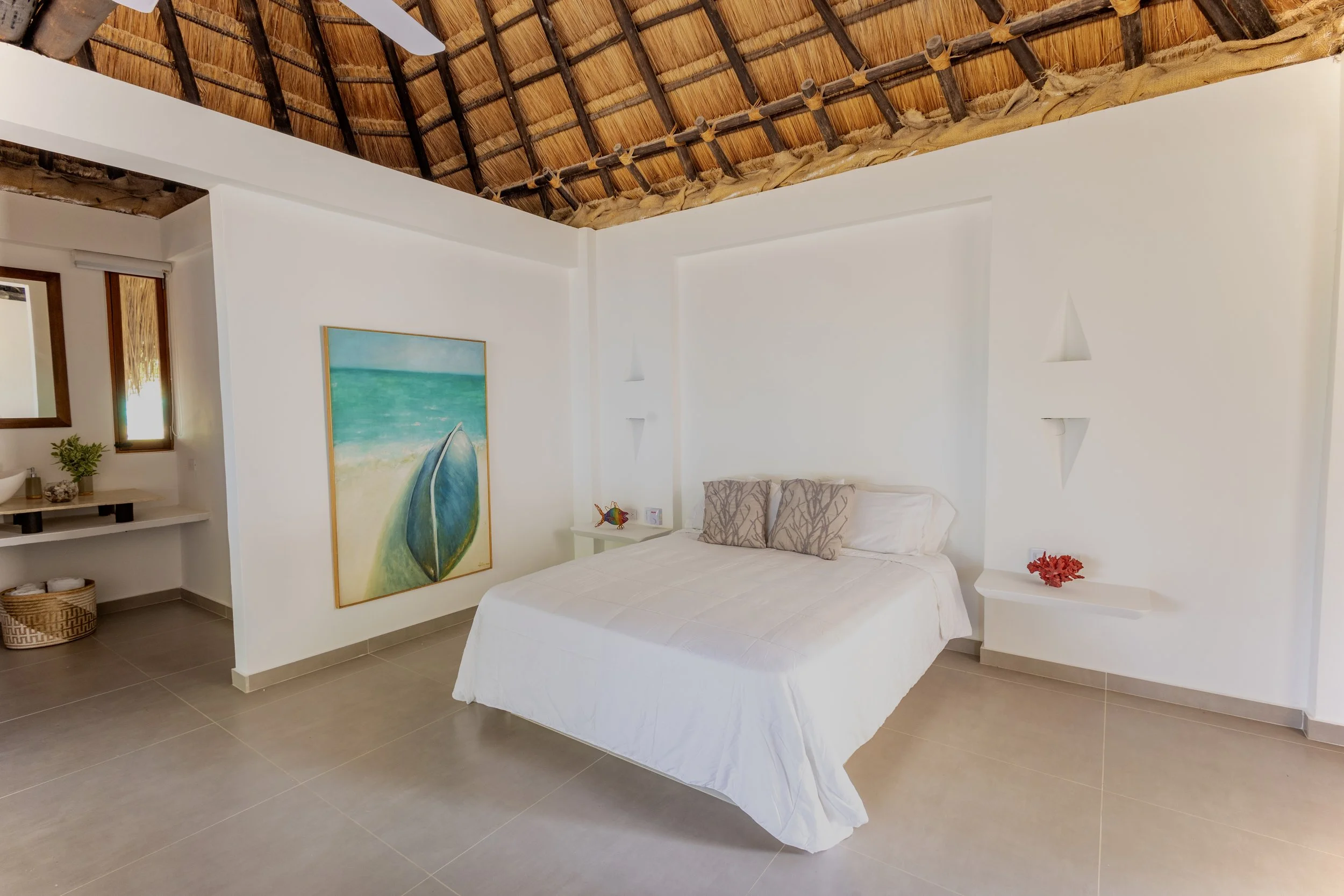 Habitación doble con balcón privado frente a la playa en Isla Tierra Bomba.