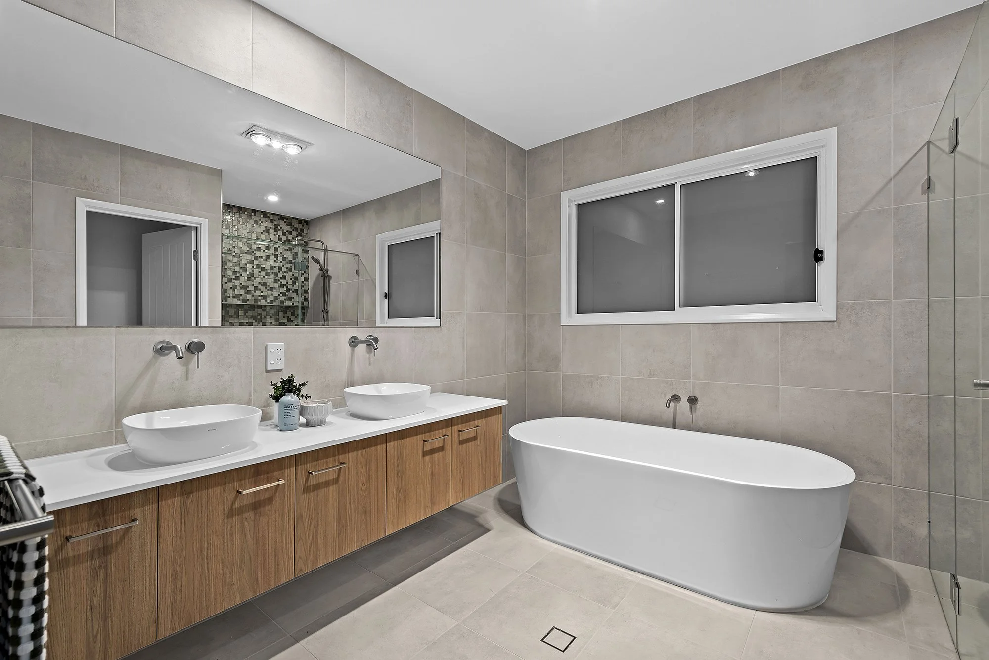 Cannon hill ensuite .jpg