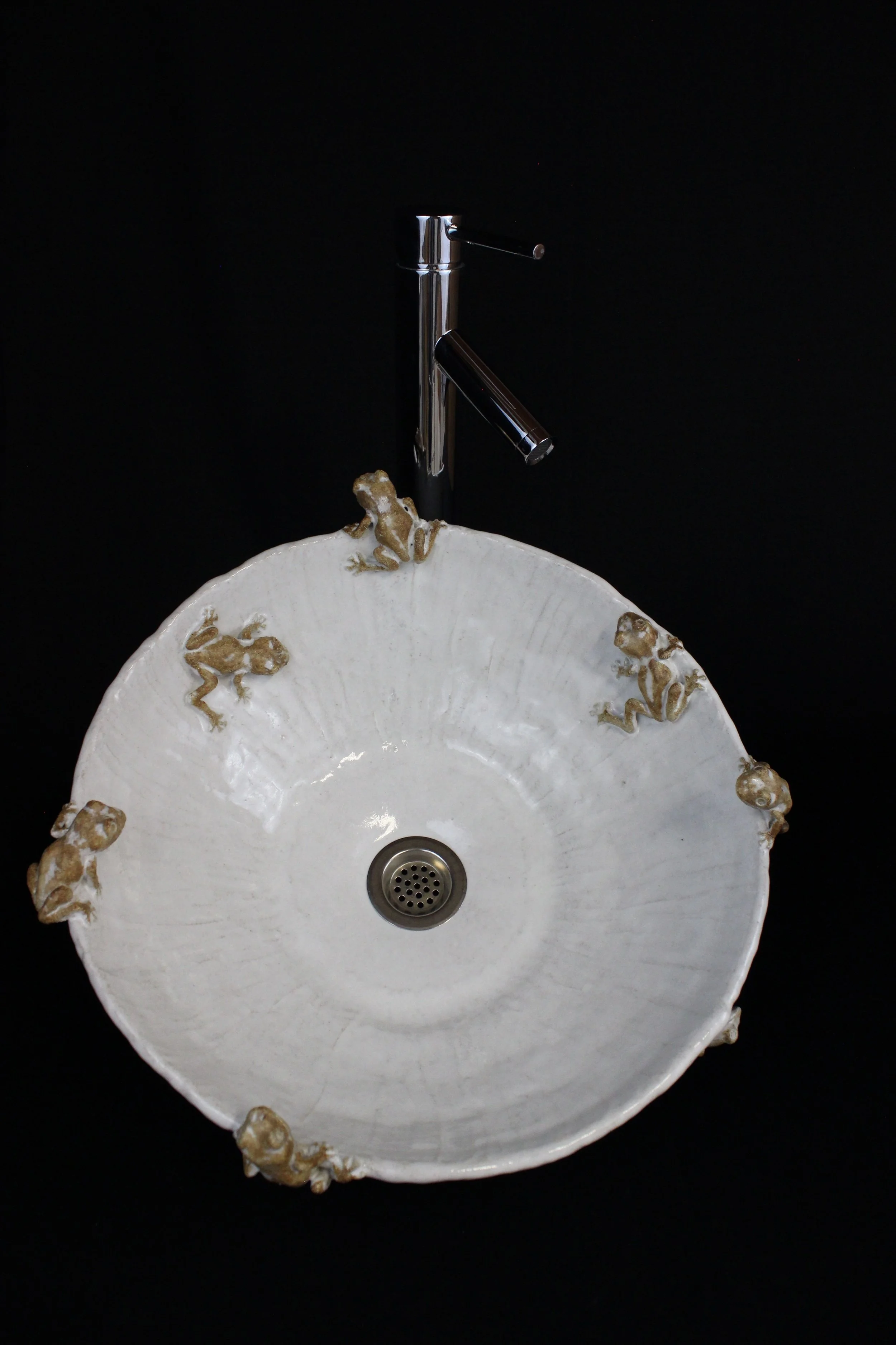 Tree Frog Vessel Sink
