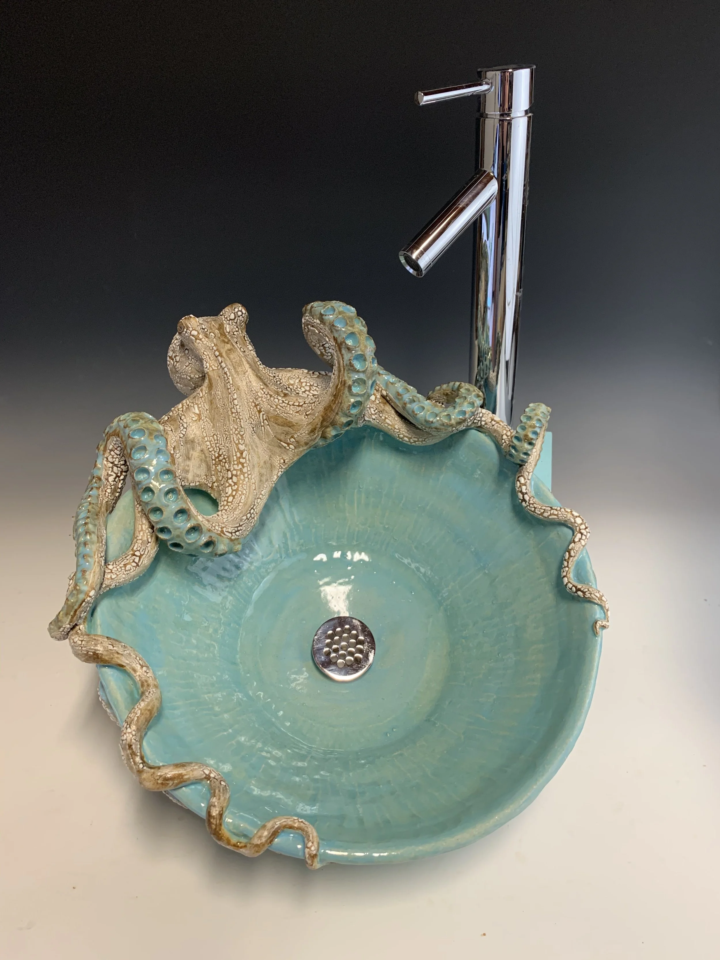 Round Octopus Vessel Sink