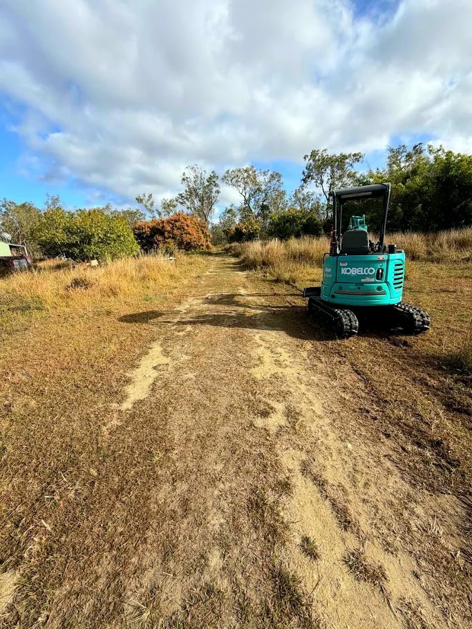Rural driveway preparation excavation earthmoving Mareeba