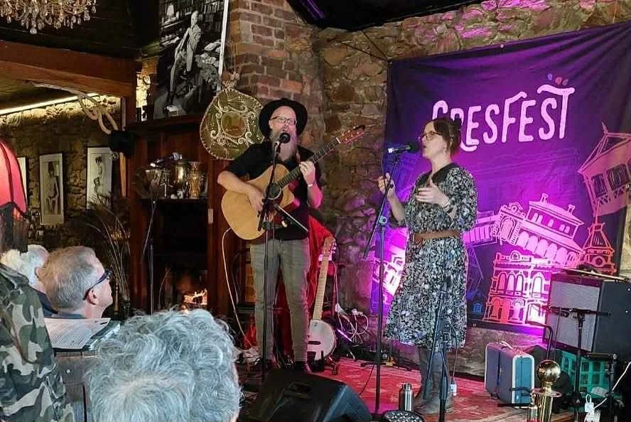 CresFest  Creswick 2025 Sam Bell and Holly Sewell. One Part Gin dark folk music Ballarat, Creswick.