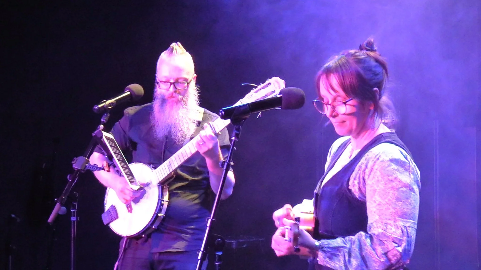Live At Union Square Ballarat 2025 Sam Bell and Holly Sewell. One Part Gin dark folk music Ballarat, Creswick.