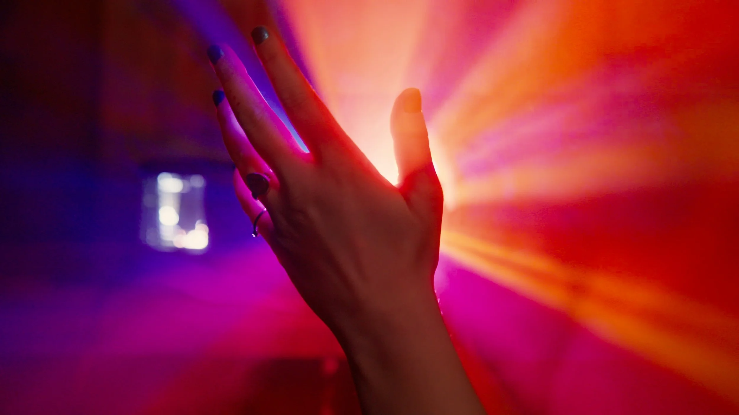 Projector Transition (Resolve).00_01_01_04.Still003.jpg