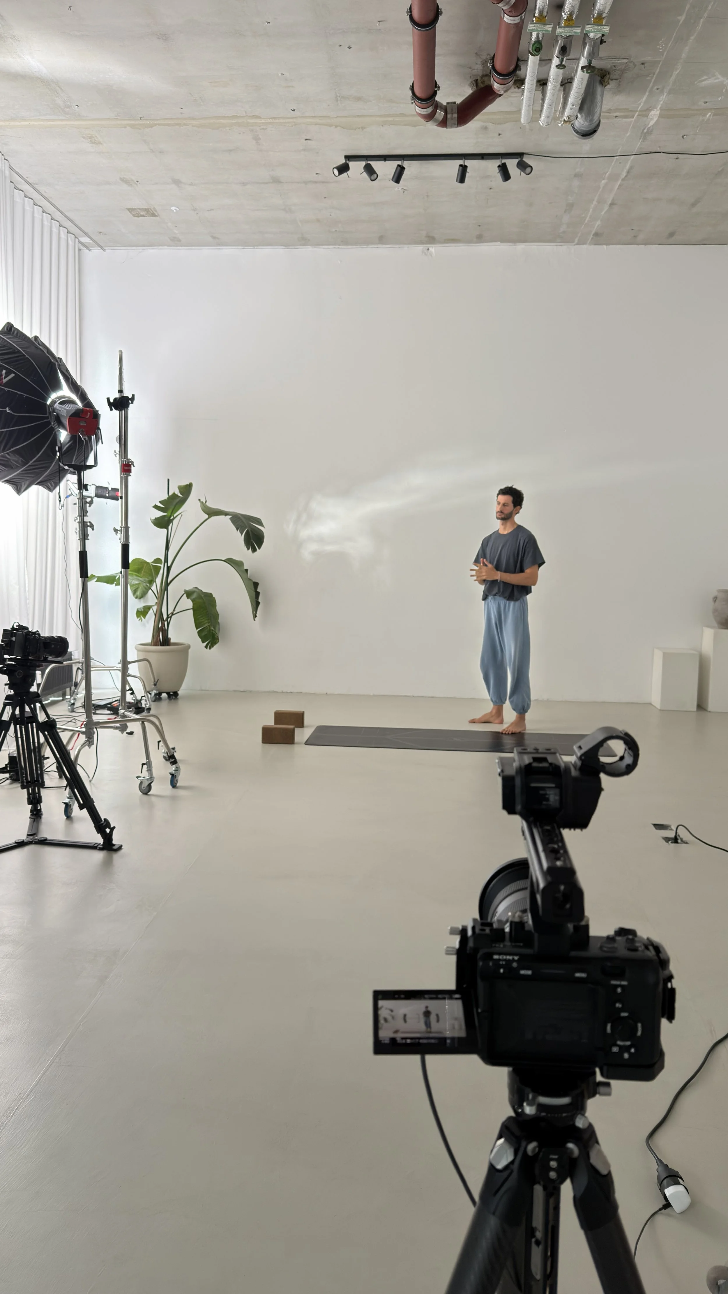 LutherMEB Productions shoot in Berlin for Studio NIRA 