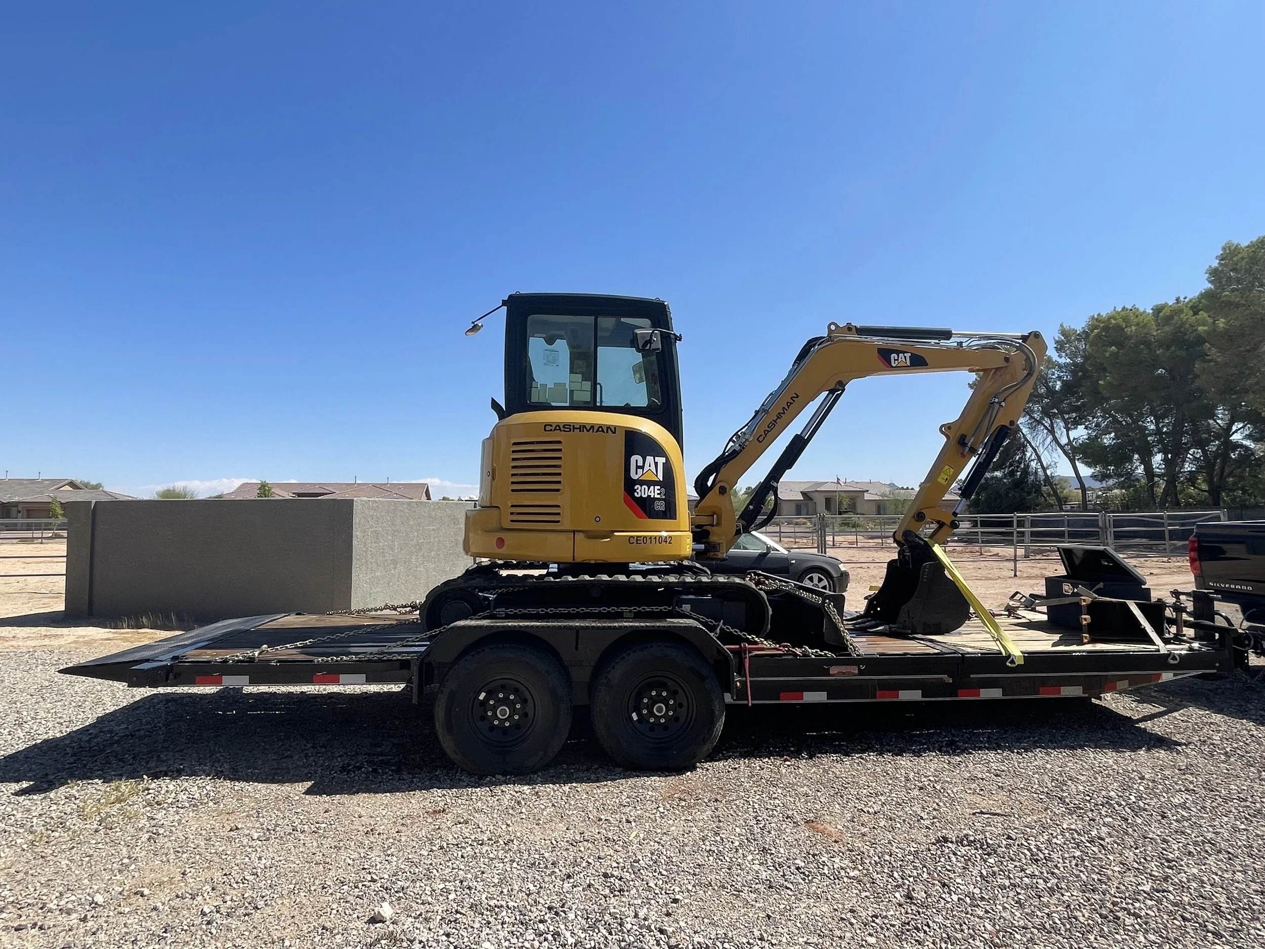 excavator_on_trailer.jpeg