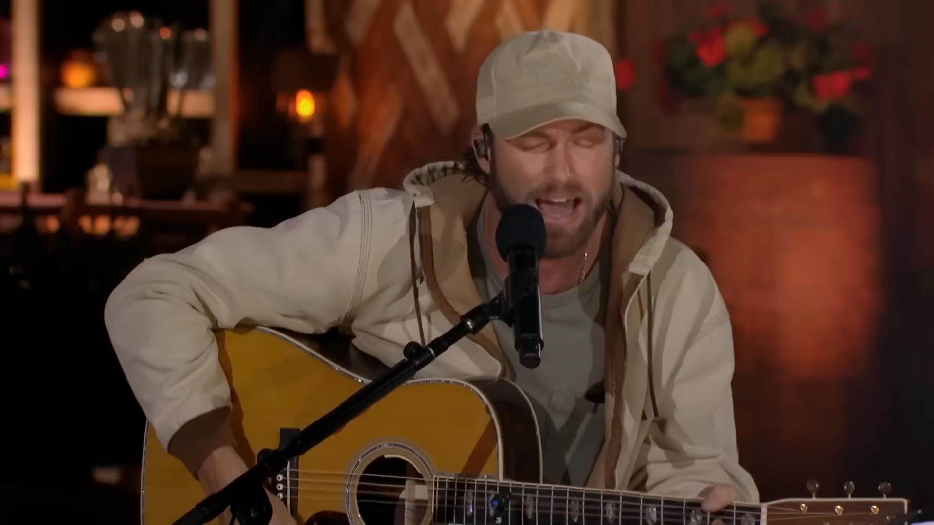 CMT Campfire Sessions: Riley Green &amp; Friends Perform "Hell Of A Way To Go"