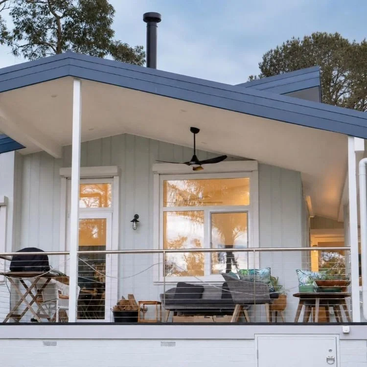 A backyard studio in the Blue Mountains