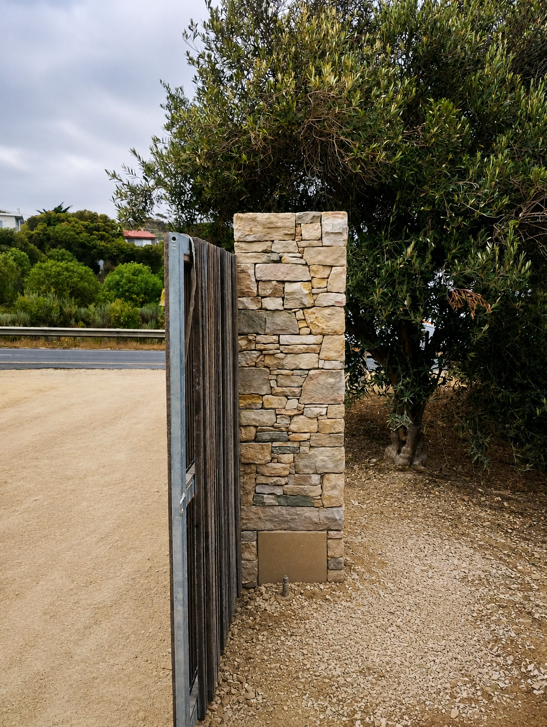 drive way pillars 3.png