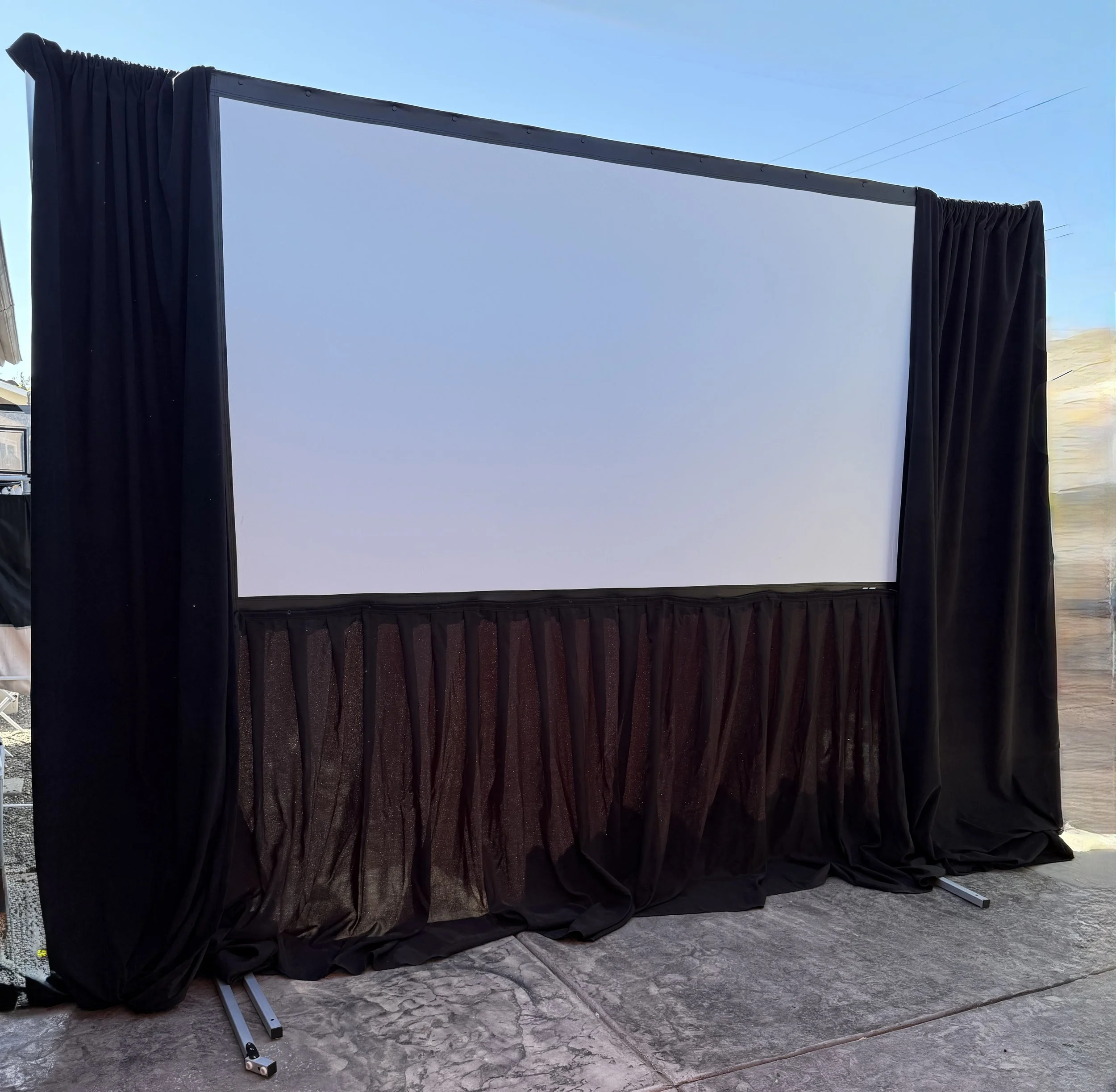 Professional-Grade Projector Screen