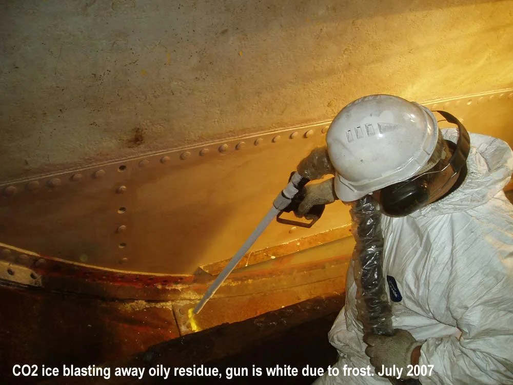 JO-Dry-ice-blasting-away-oily-residues.jpg