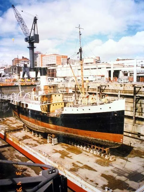 JO-in-dock-1-1997-sm.jpg
