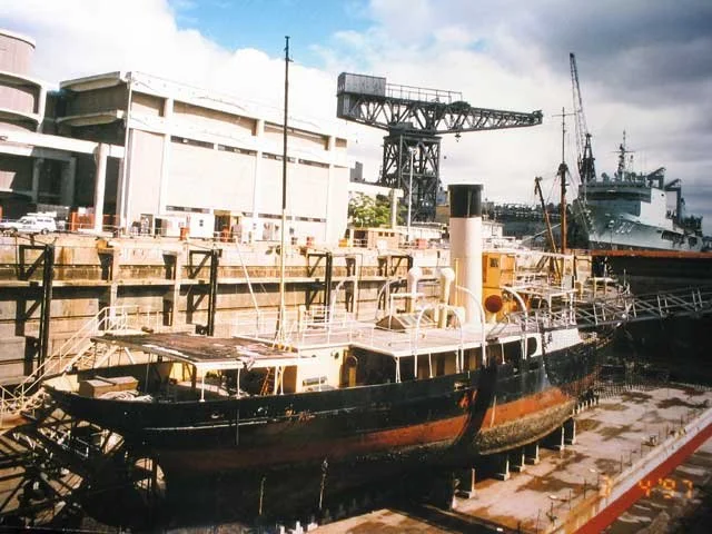 JO-in-dock-HMAS-Success-1997-sm.jpg