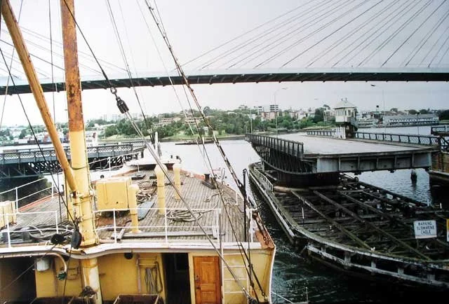 JO-on-dock-Glebe-island-bridges-1997-sm.jpg
