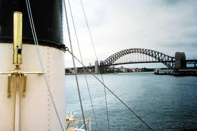 JO-whistle-harbour-bridge-1997-sm.jpg