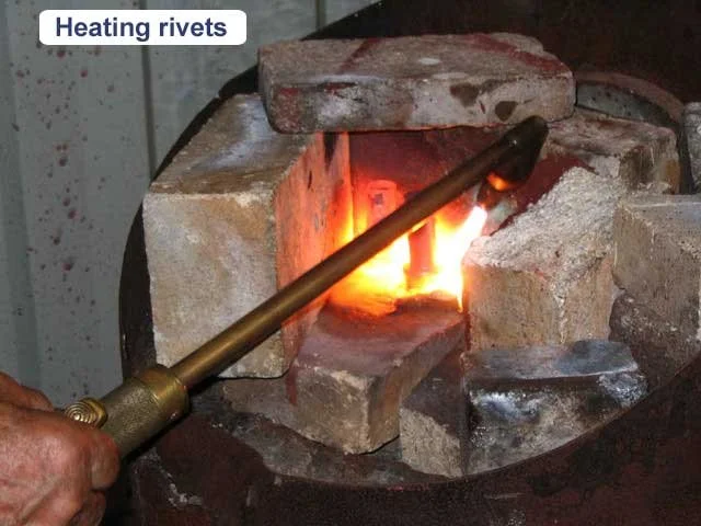 Heating-rivet-1.jpg
