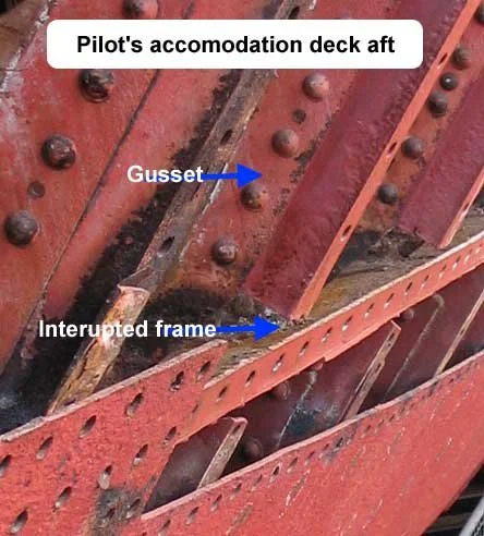 JO-Pilots-deck-frame-Jun2006.jpg