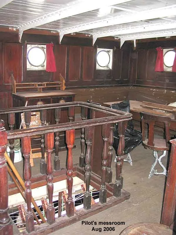 JO-pilot-messroom.jpg
