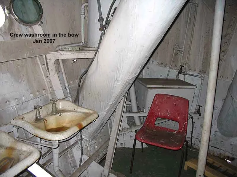 JO-Crew-washroom-Jan2007.jpg