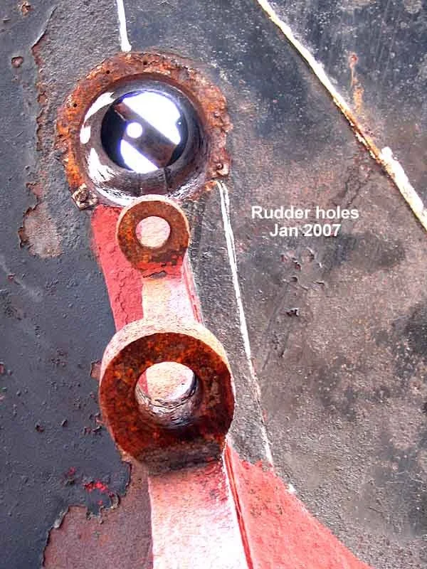 JO-Rudder-holes-Jan2007.jpg