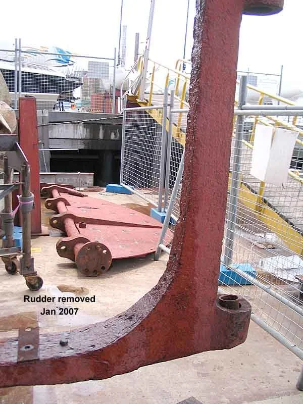 JO-Rudder-removed-Jan2007.jpg