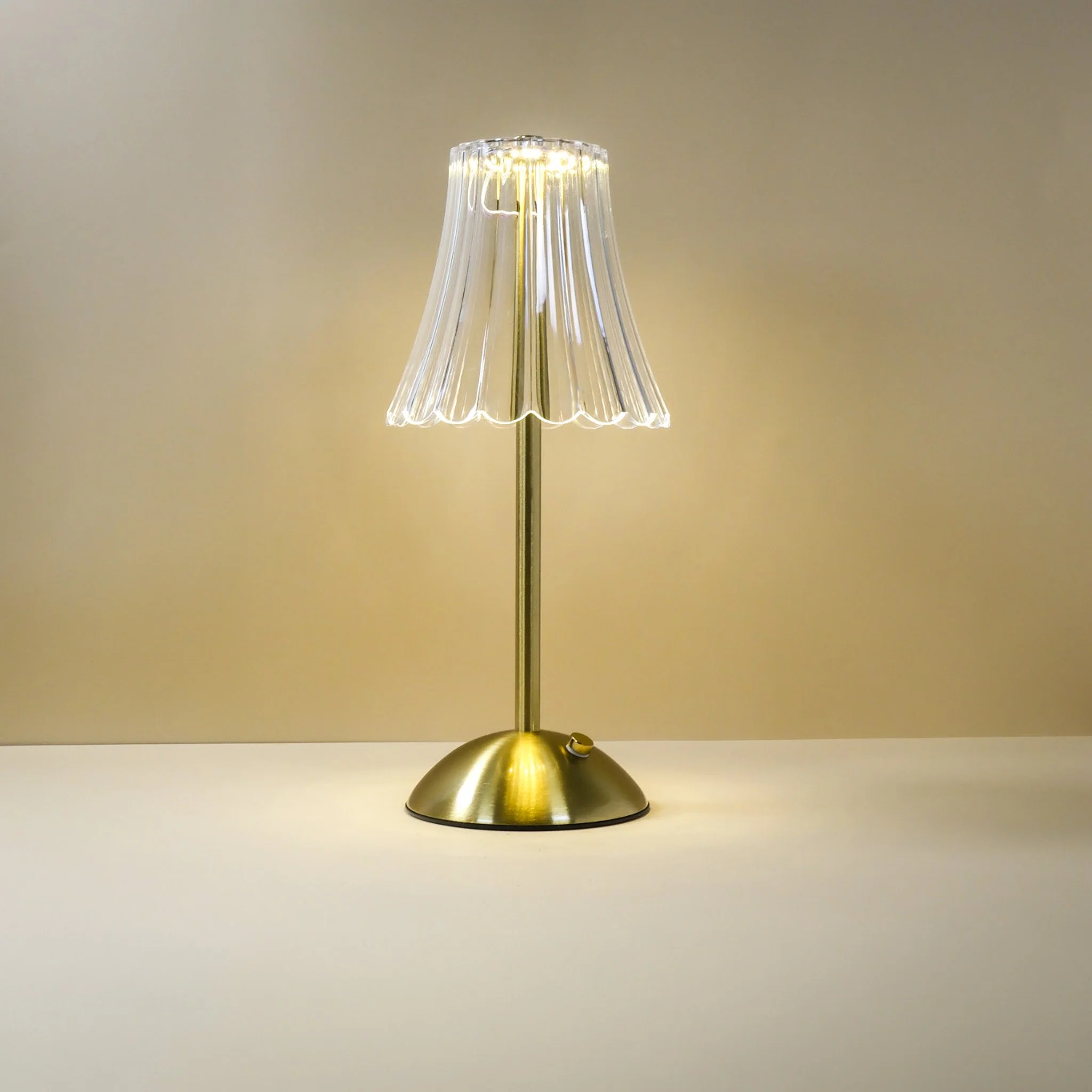 Versailles LED Lamp