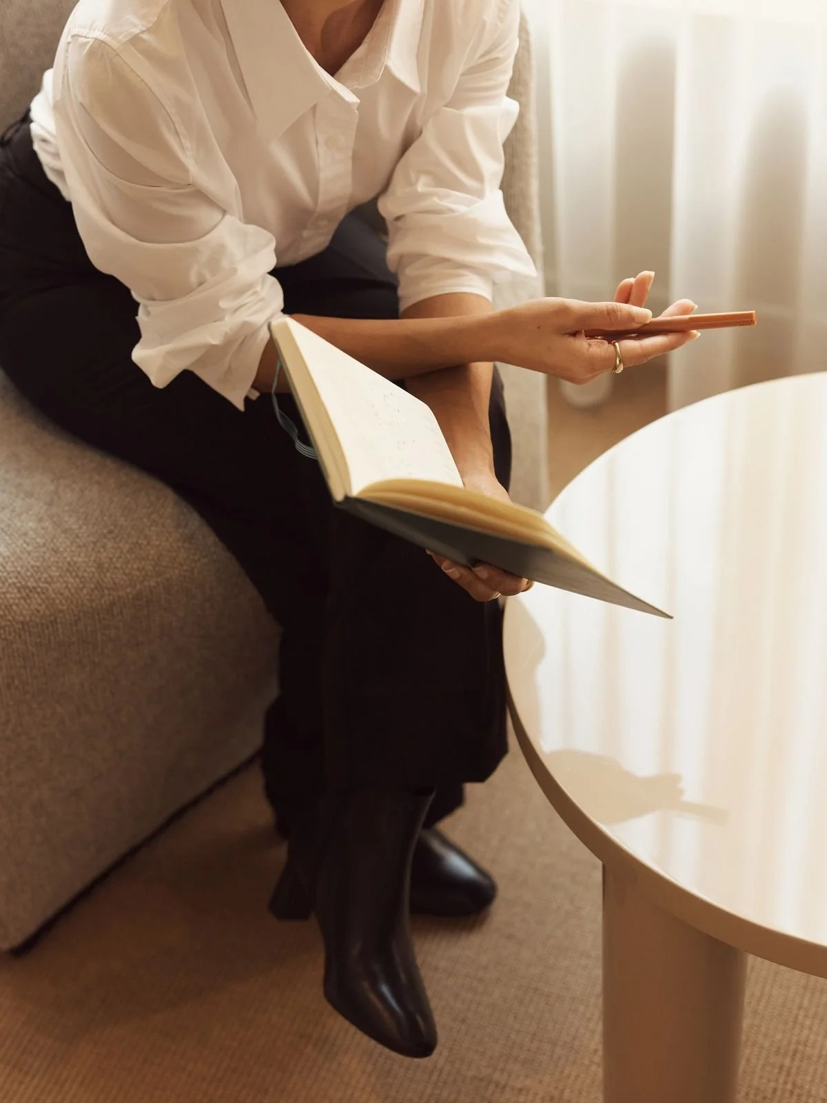 What is CBT? A Trauma-Informed Guide to Thoughts, Emotions, and Patterns