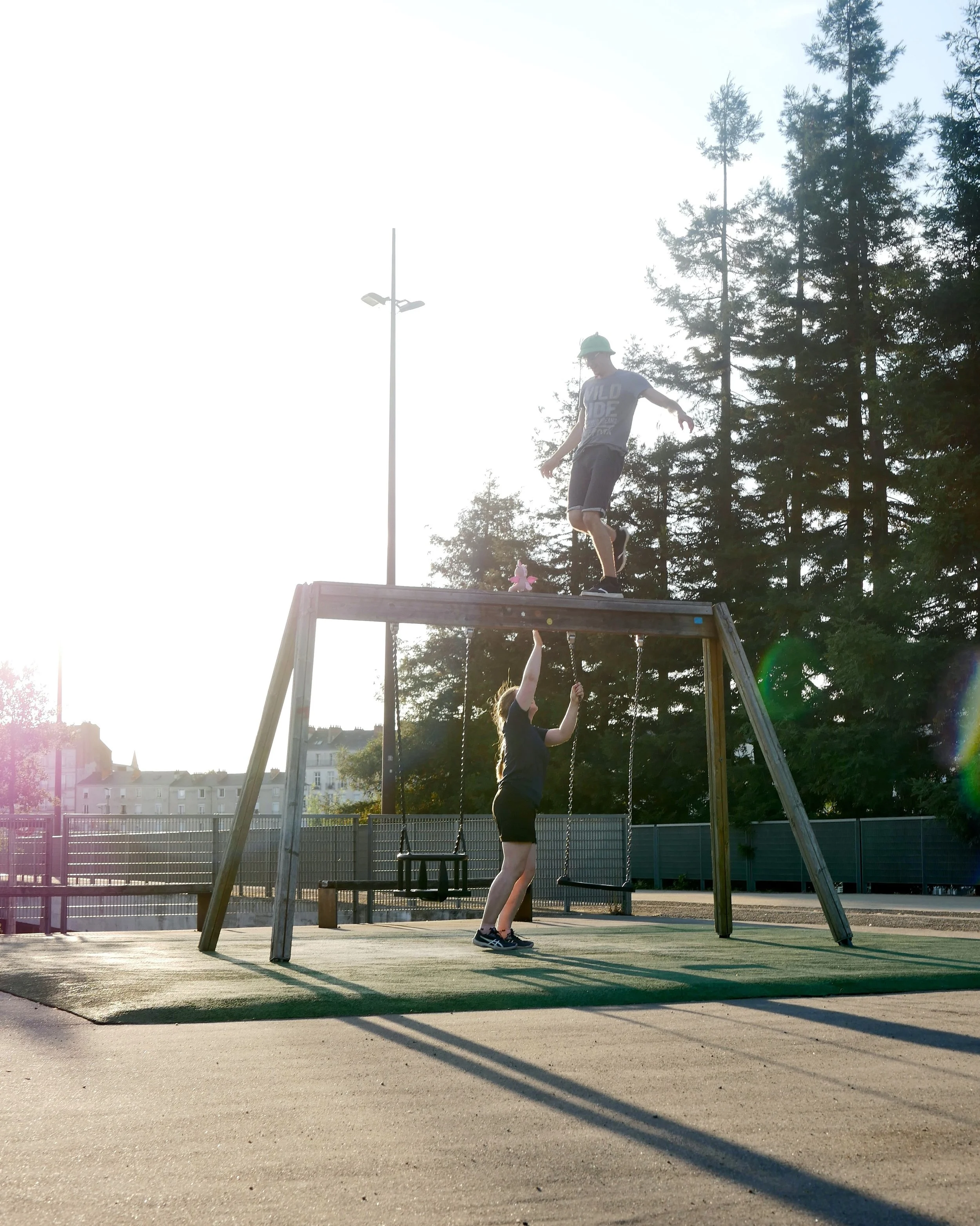 Quelques photos du jeu : Capture the flag. Des bons moments de rigolades, de la chaleur et du fun !!