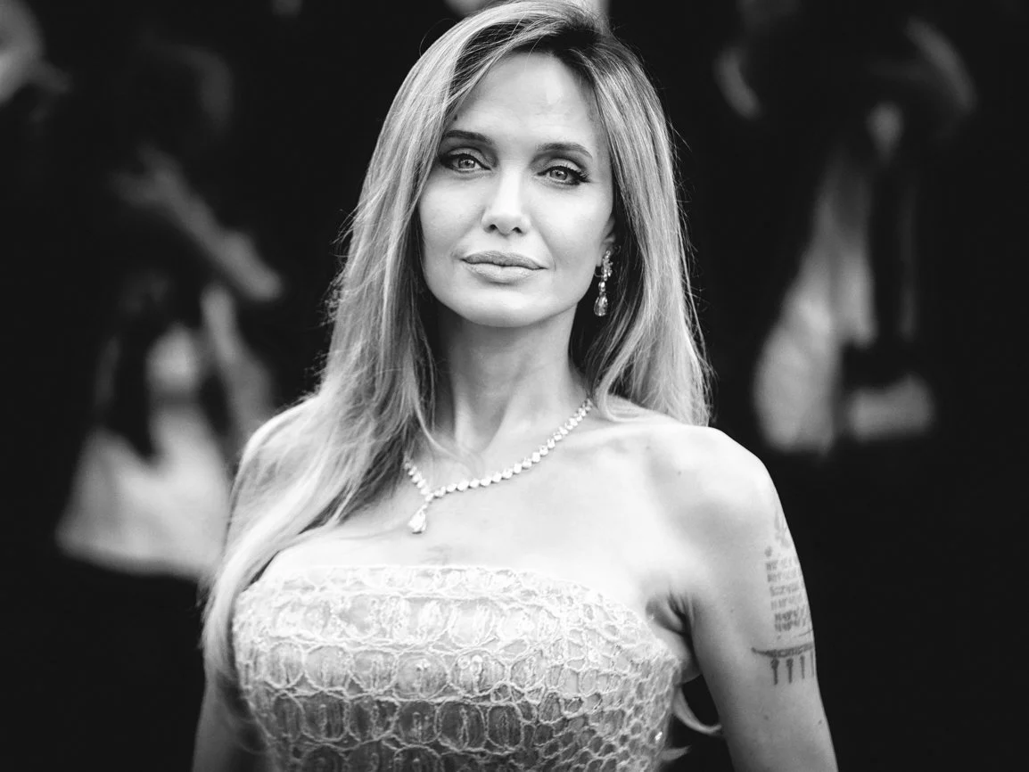 Angelina Jolie – Cannes Portrait par Petar Mitrovic