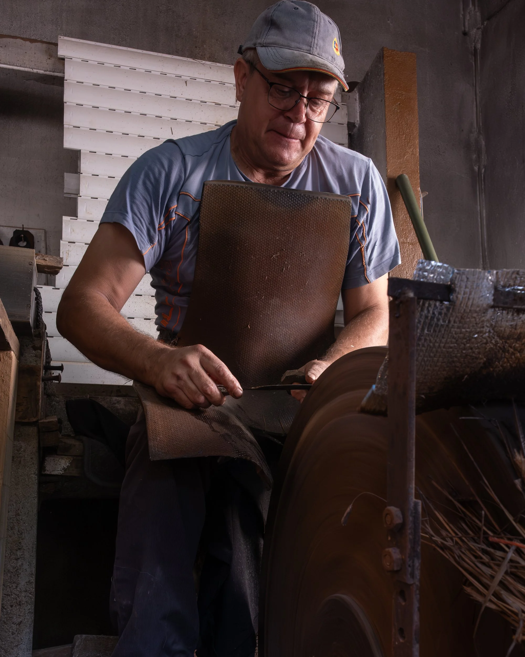 Afilando cuchillo forjado