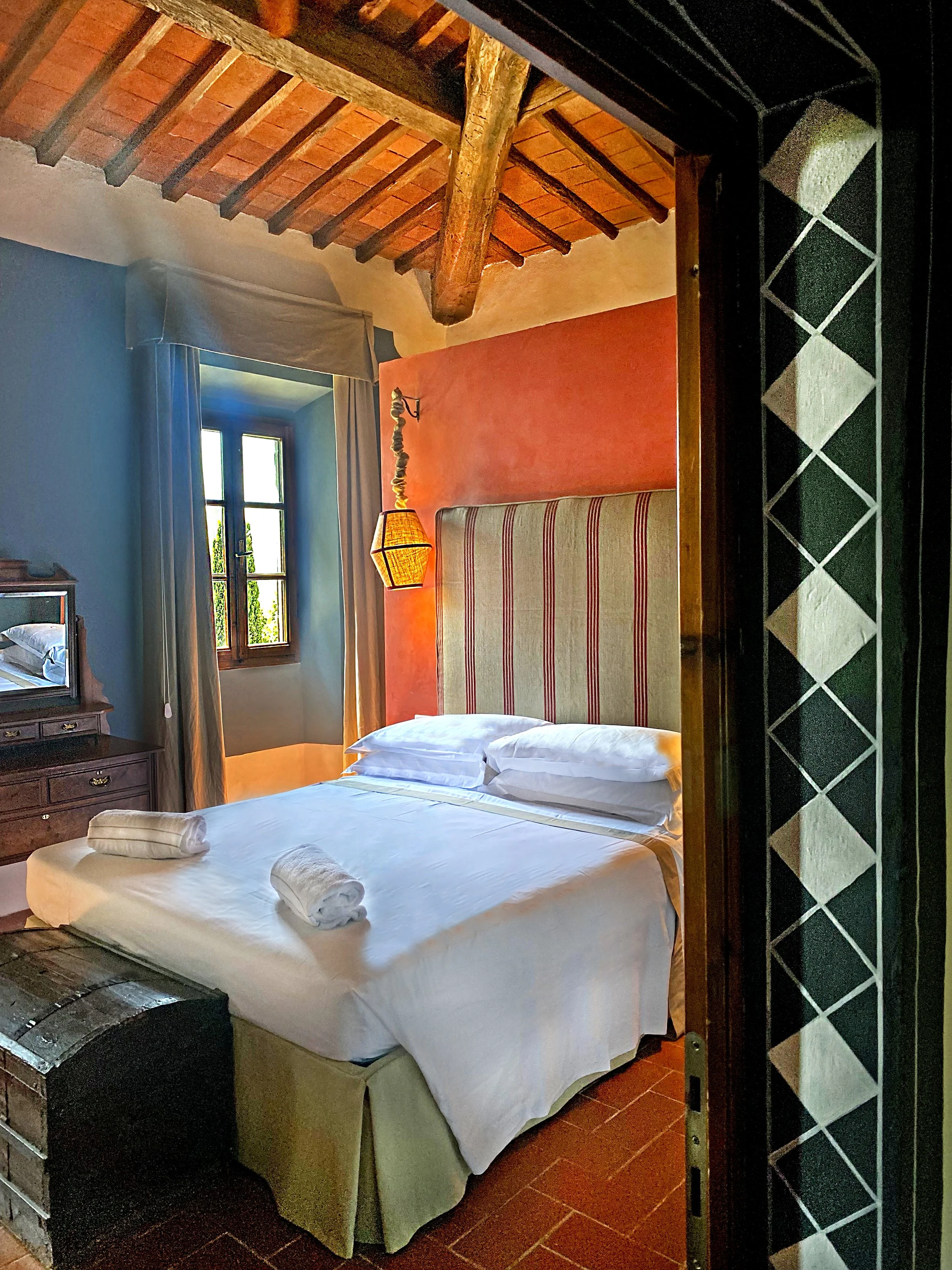 Bedroom with ensuite, Tuscan view