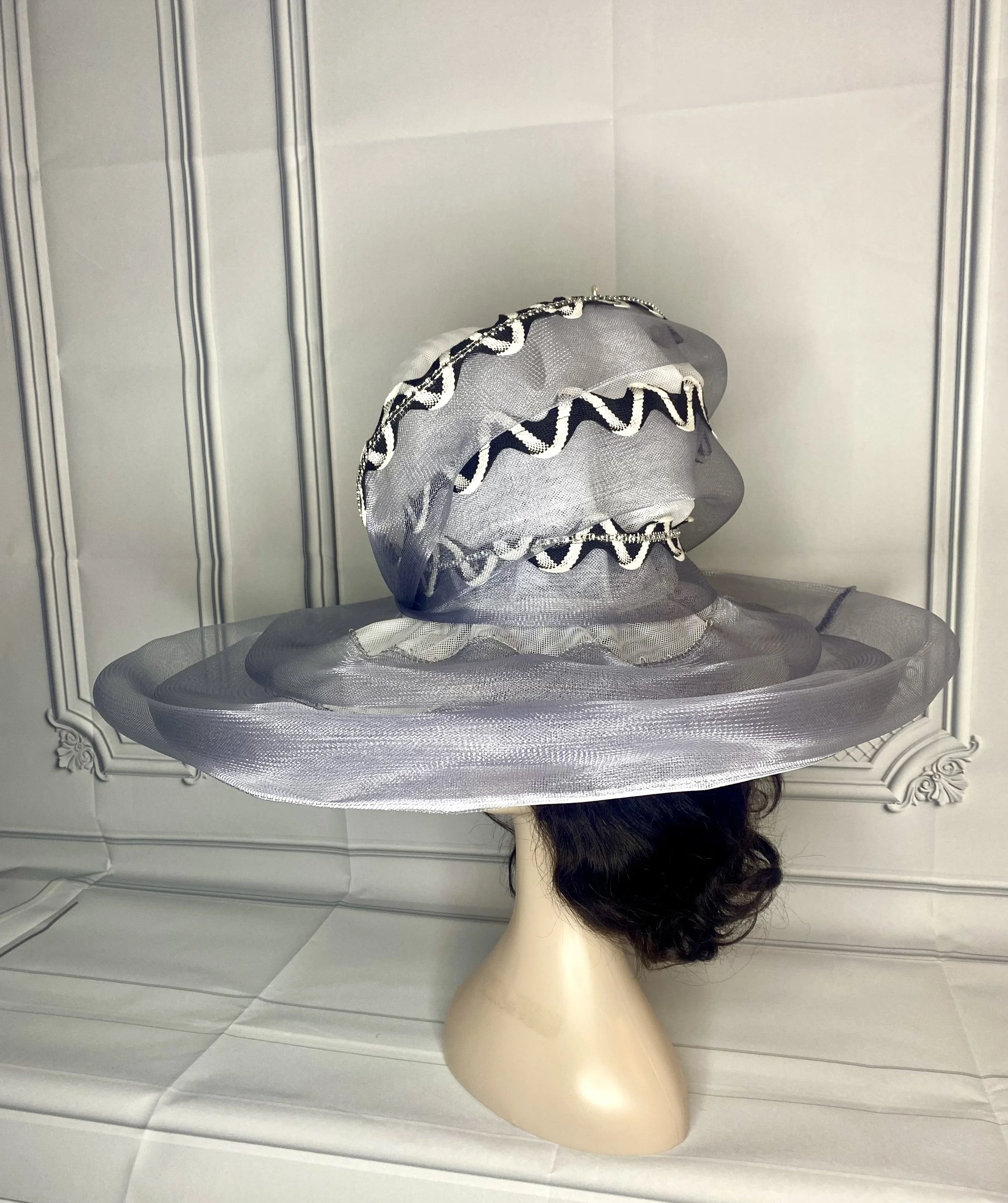 BLK_WHITE_HAT_2.jpg