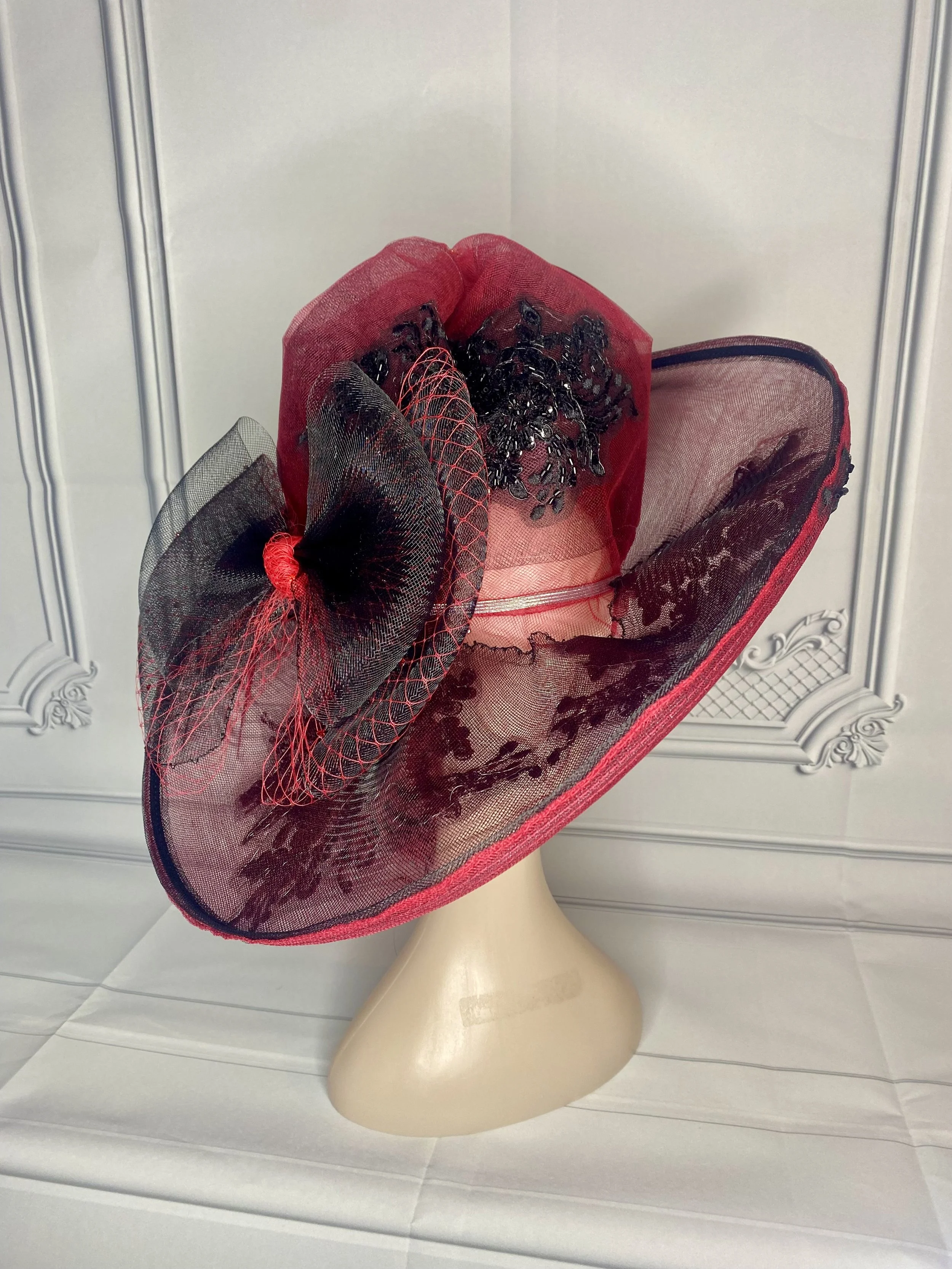 RED_BLK_HAT_1.jpg