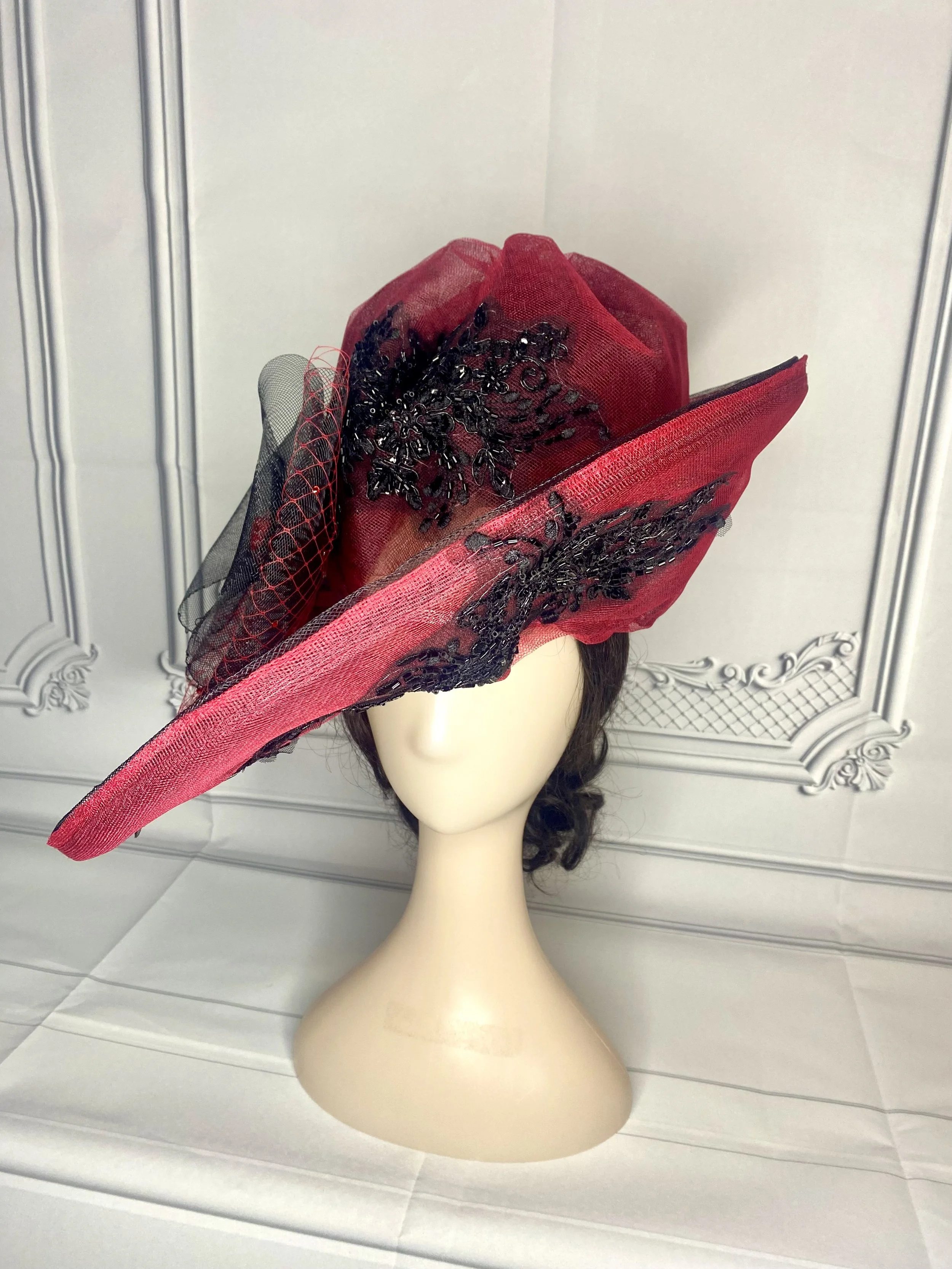 RED_BLK_HAT_2.jpg