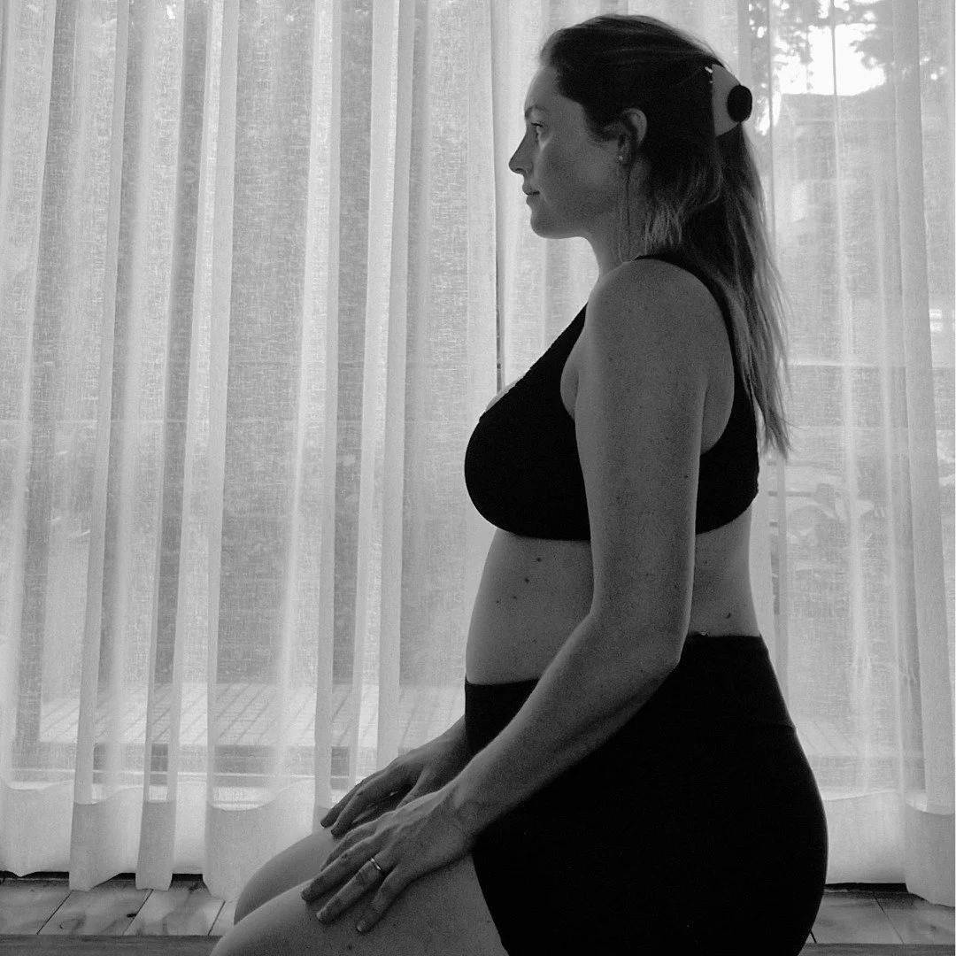 33 weeks ✨

I spend my days telling other women that their bodies are powerful, wise, and worthy of gentleness&hellip; and lately I&rsquo;ve had to remind myself of those same truths.
Growing this baby has been one of the most incredible things I&rsq