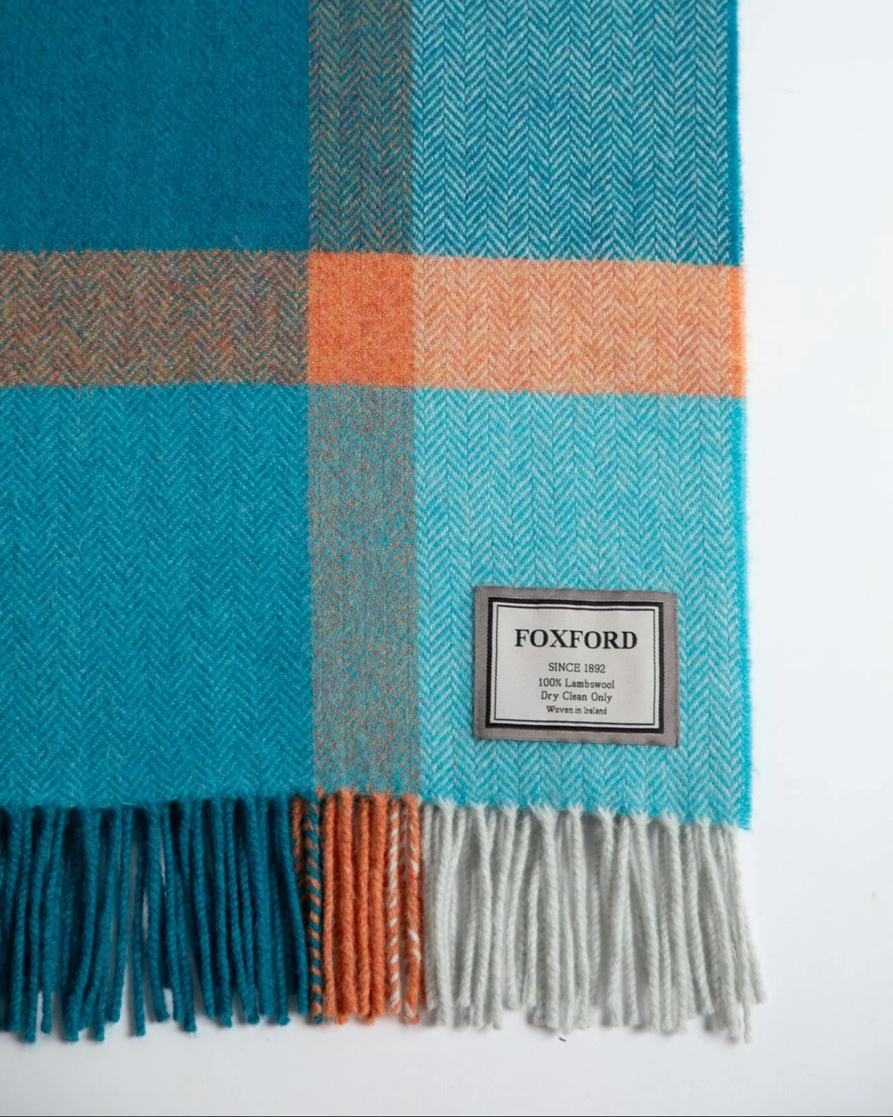 Oisín Lambswool Throw