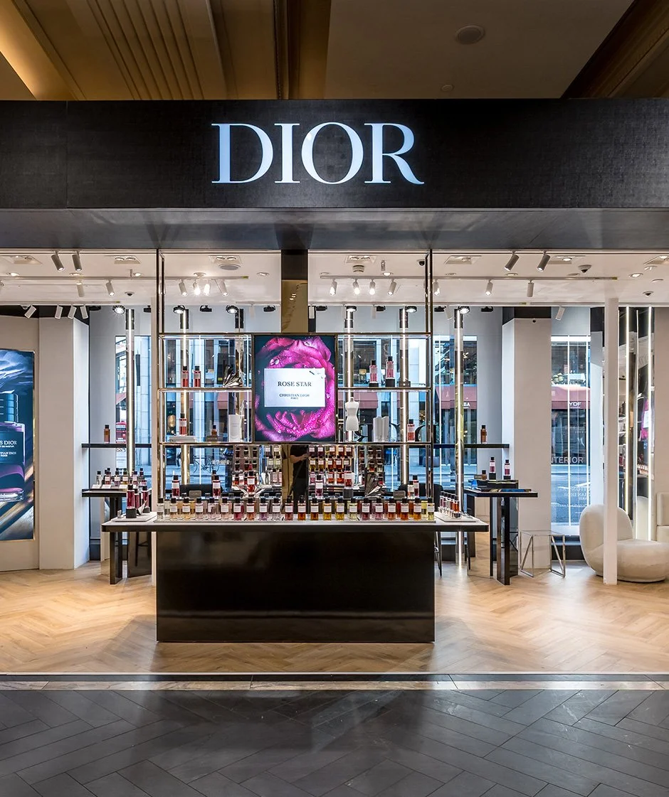 Collective Twenty 5 produced and delivered the Rose Star Pop-Up for Harrods Door 6 activation area